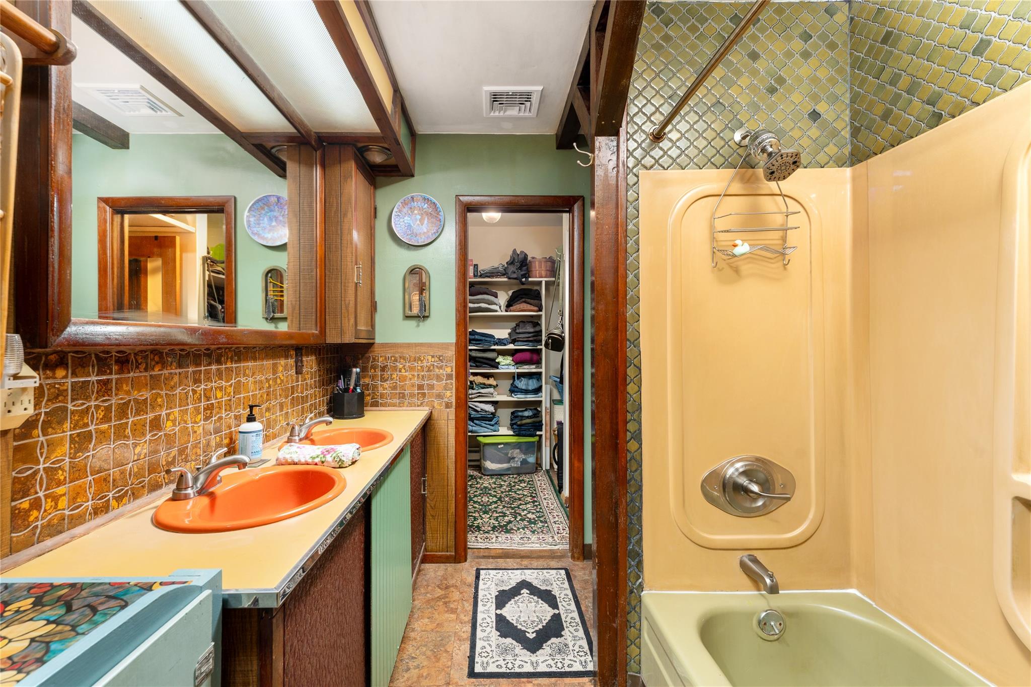 21 W Bartlett Road, Middle Island, NY 11953