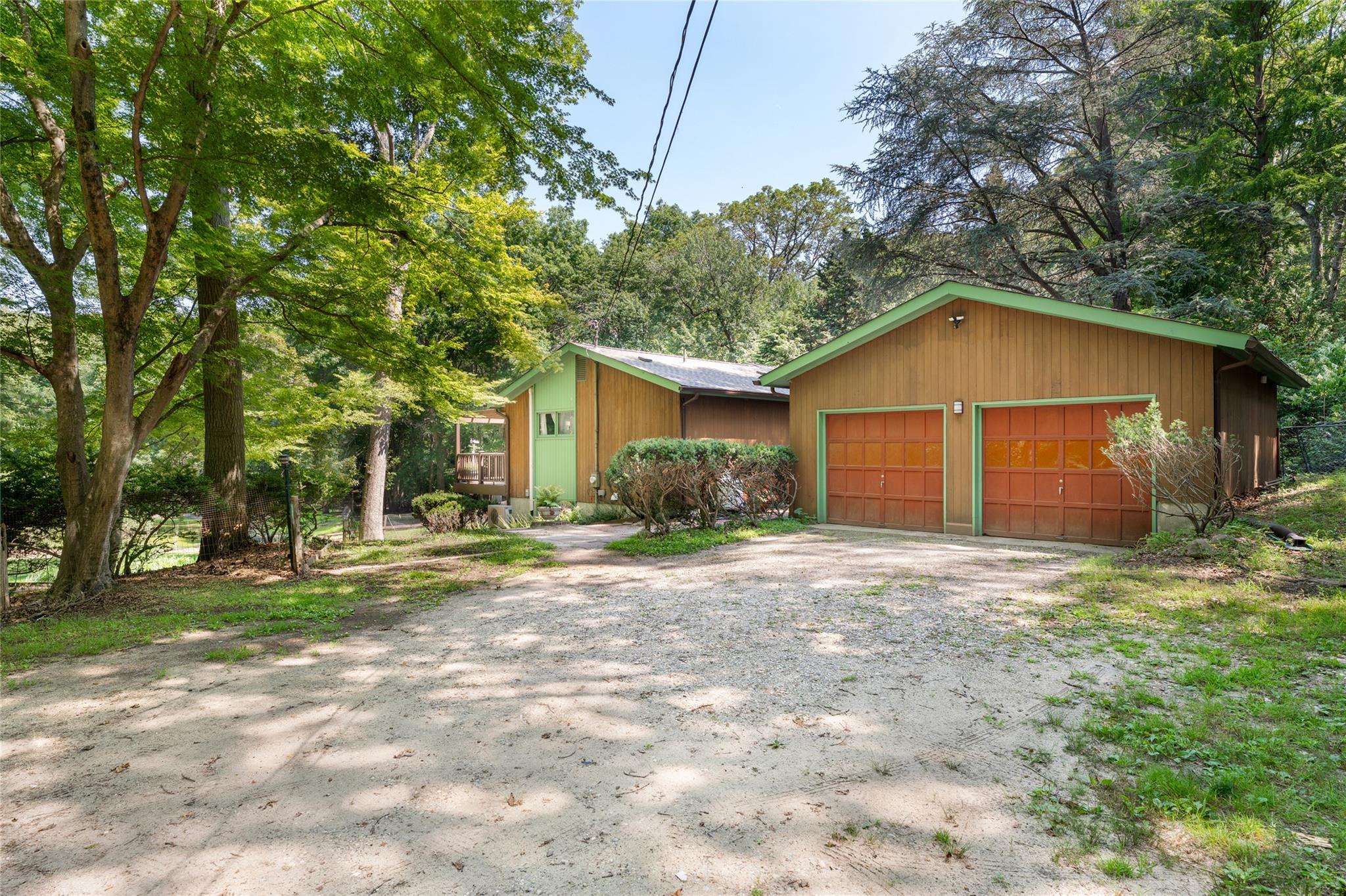 21 W Bartlett Road, Middle Island, NY 11953