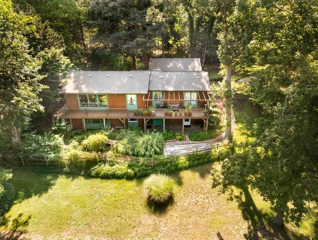 21 W Bartlett Road, Middle Island, NY 11953