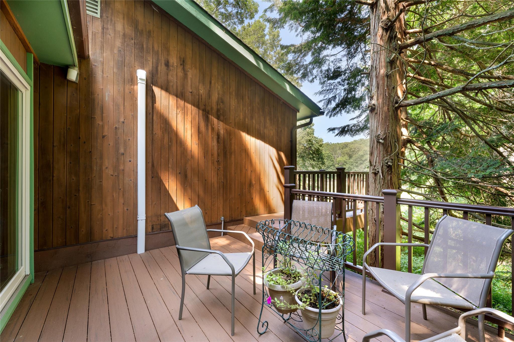 21 W Bartlett Road, Middle Island, NY 11953