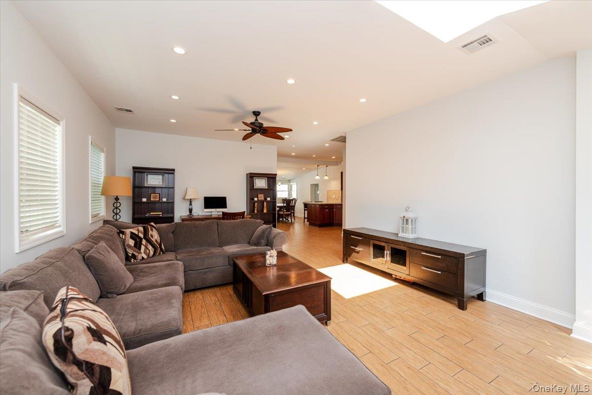 101 California Street, Long Beach, NY 11561