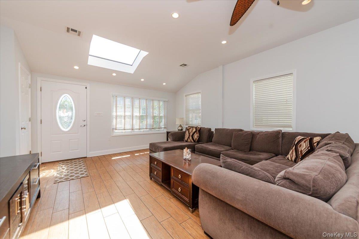 101 California Street, Long Beach, NY 11561