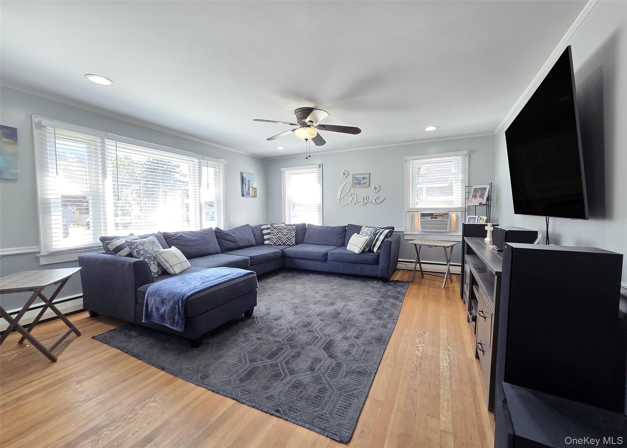 945 Benedict Street, Bohemia, NY 11716