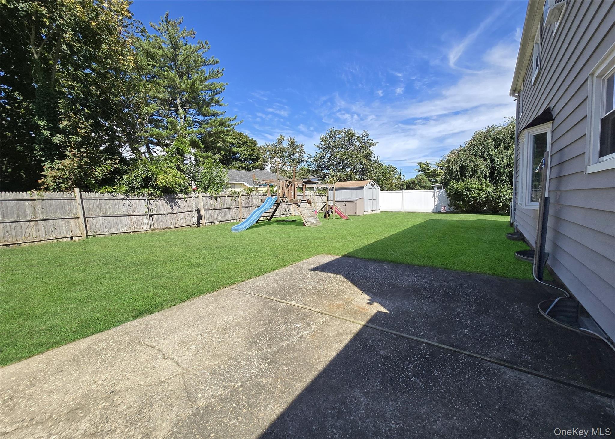 945 Benedict Street, Bohemia, NY 11716