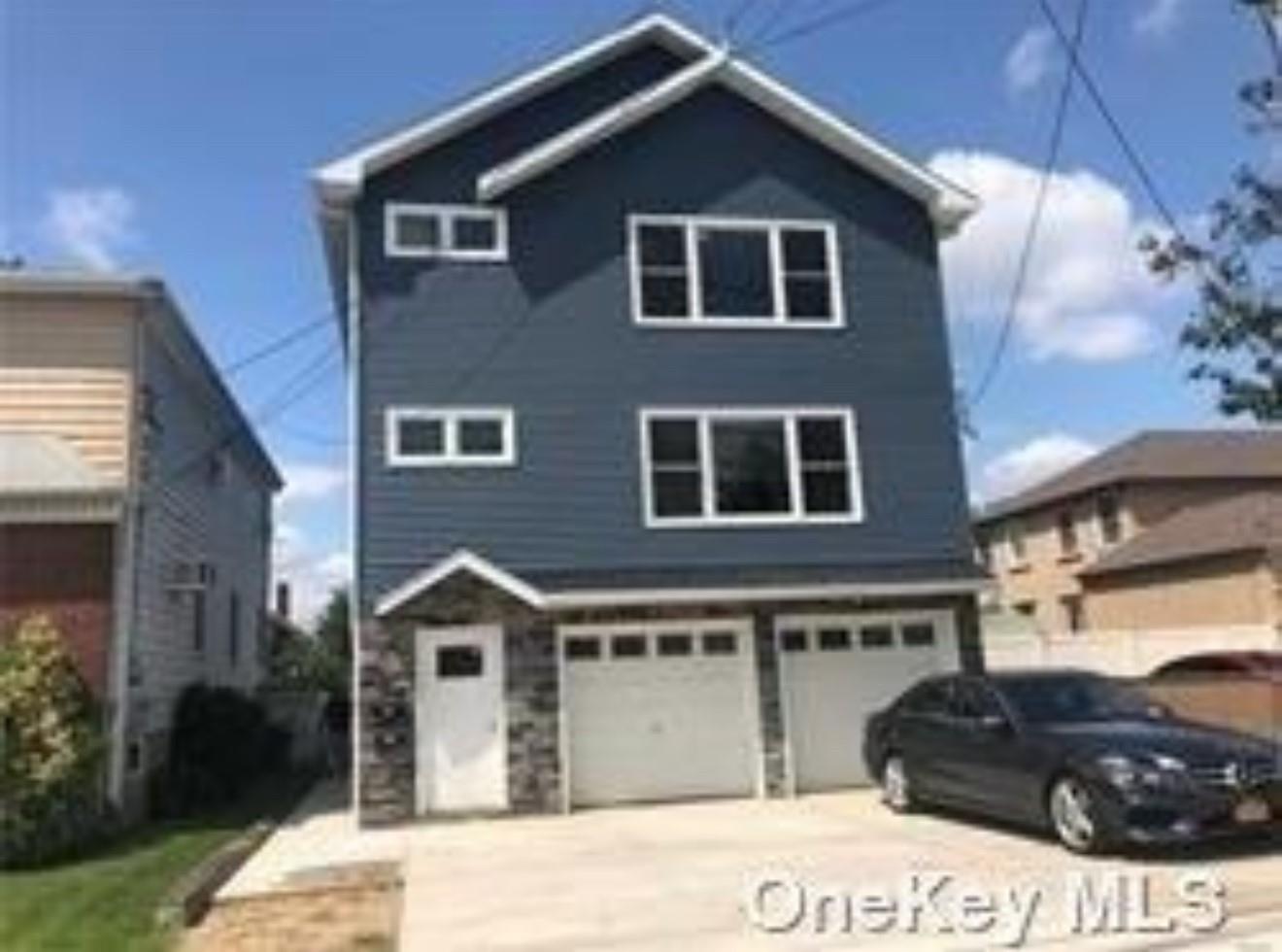 9 5th Avenue, East Rockaway, NY 11518