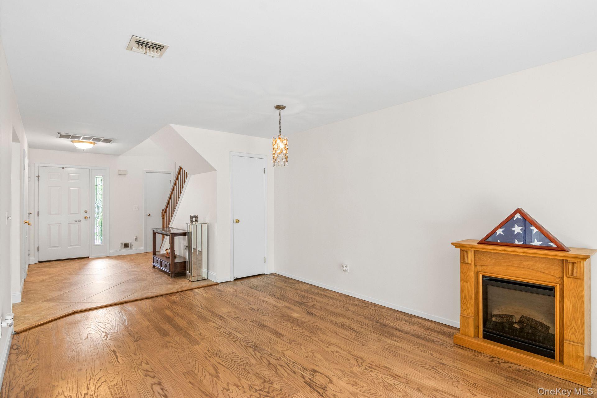 124 Erin Lane, East Setauket, NY 11733