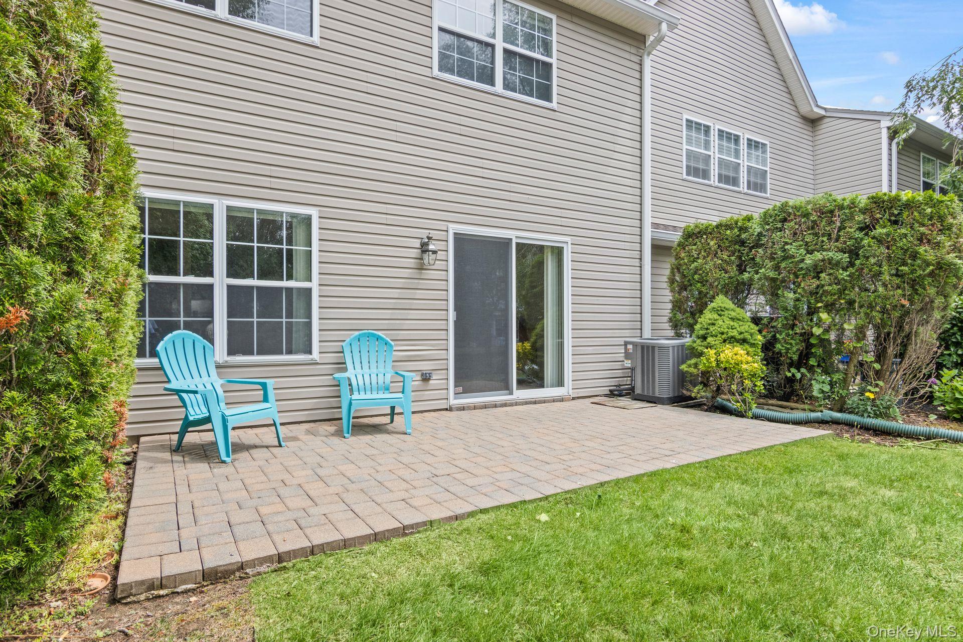 124 Erin Lane, East Setauket, NY 11733