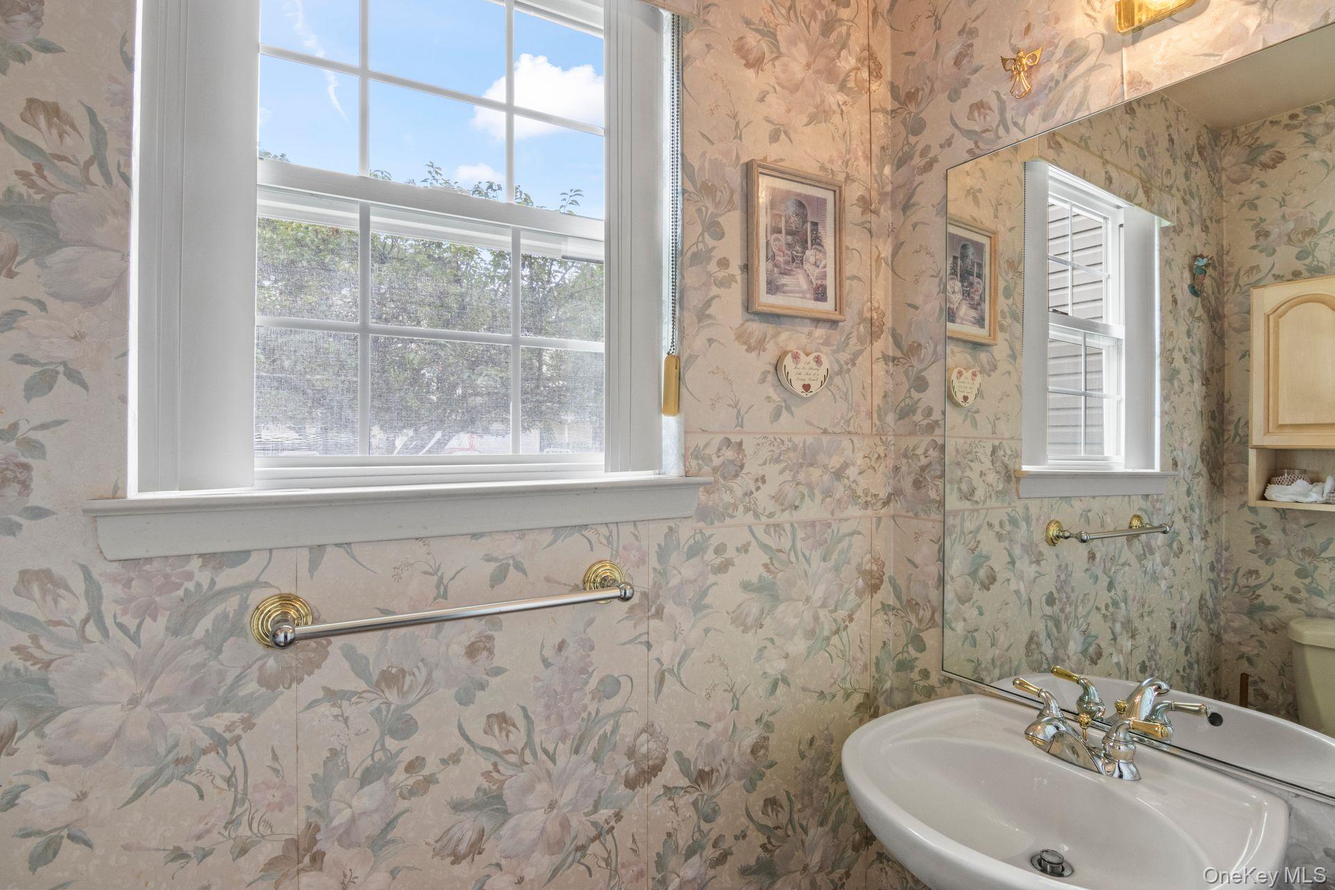 124 Erin Lane, East Setauket, NY 11733