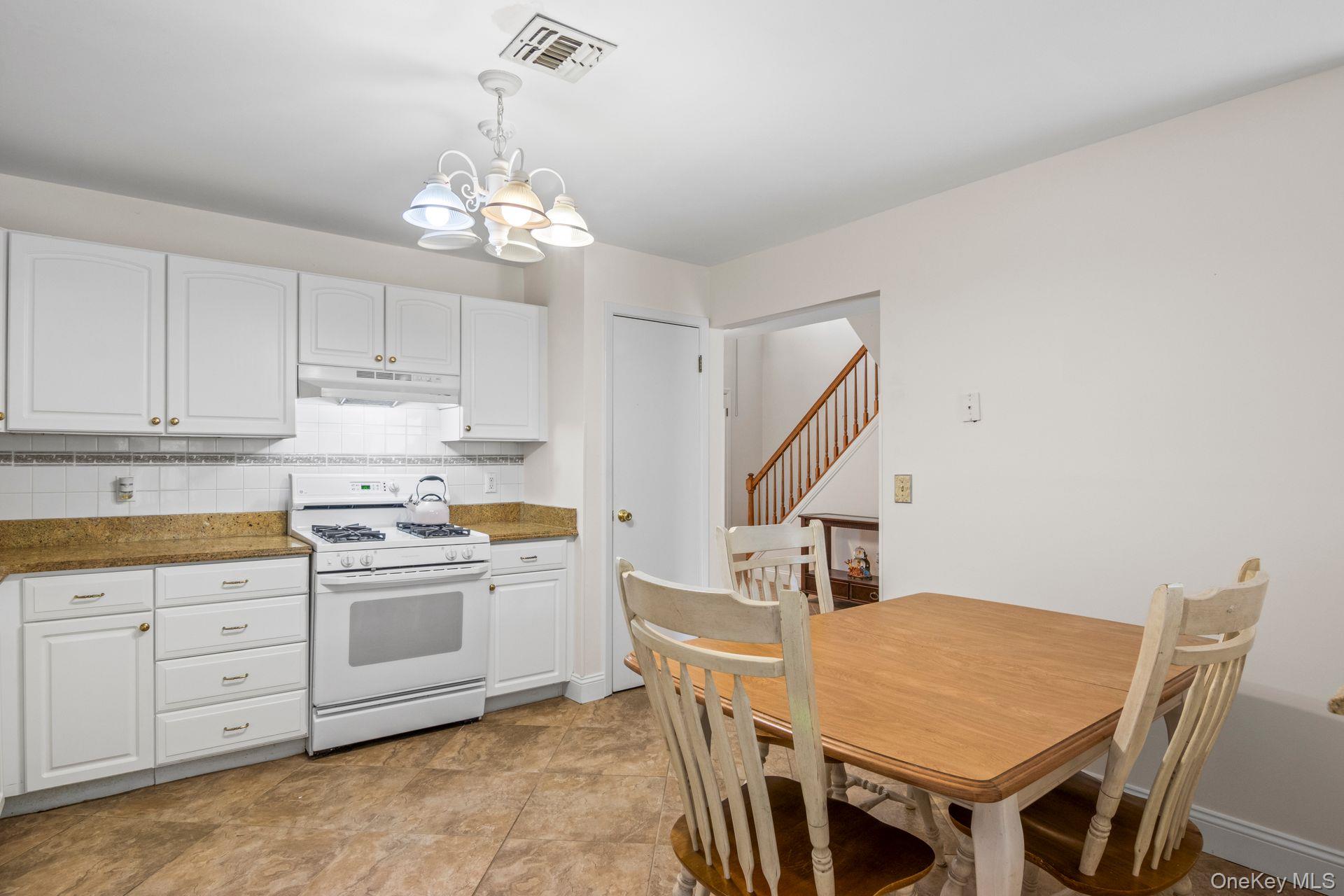 124 Erin Lane, East Setauket, NY 11733