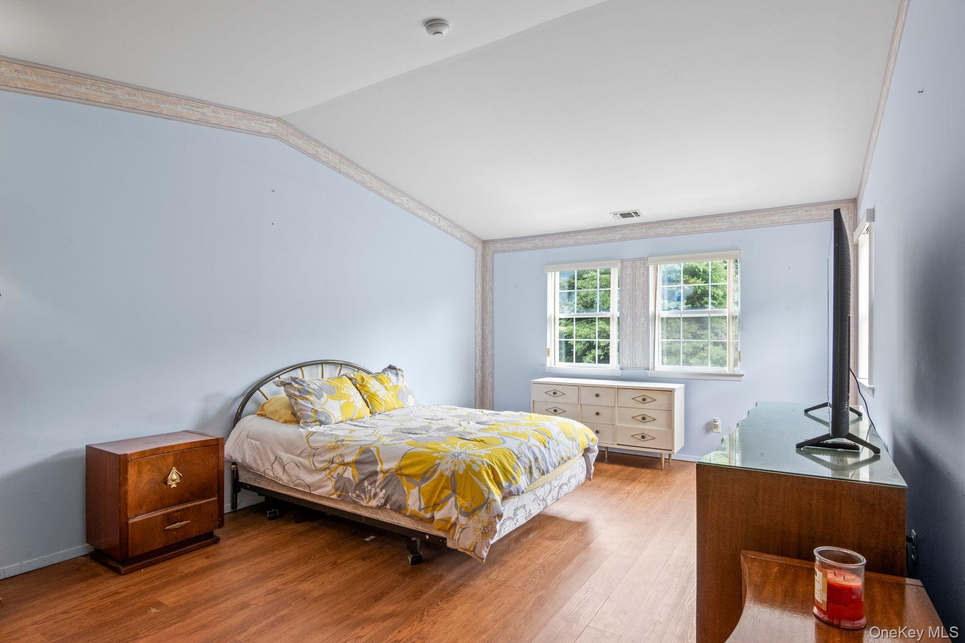 124 Erin Lane, East Setauket, NY 11733