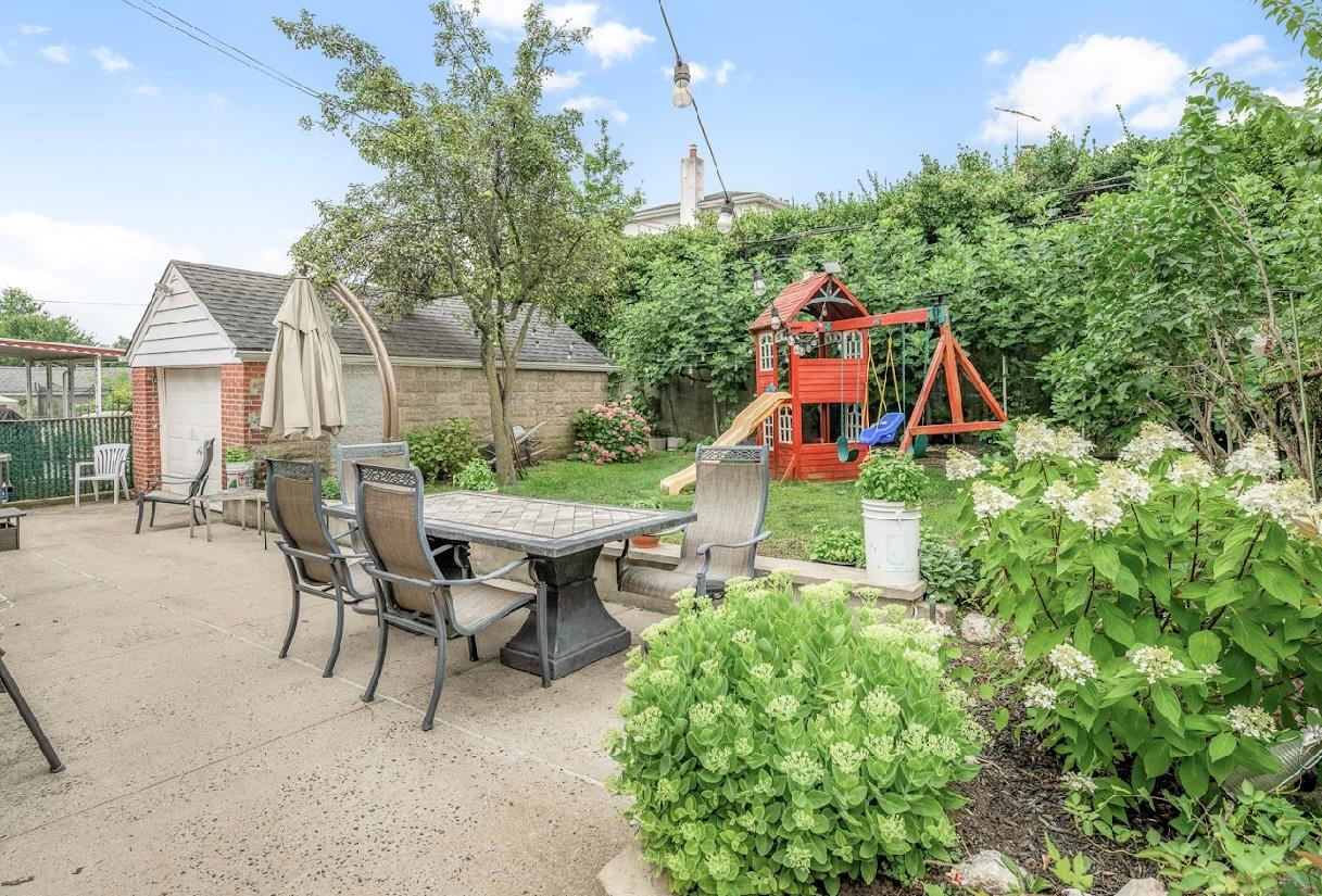 4818 190th Street, Fresh Meadows, NY 11365