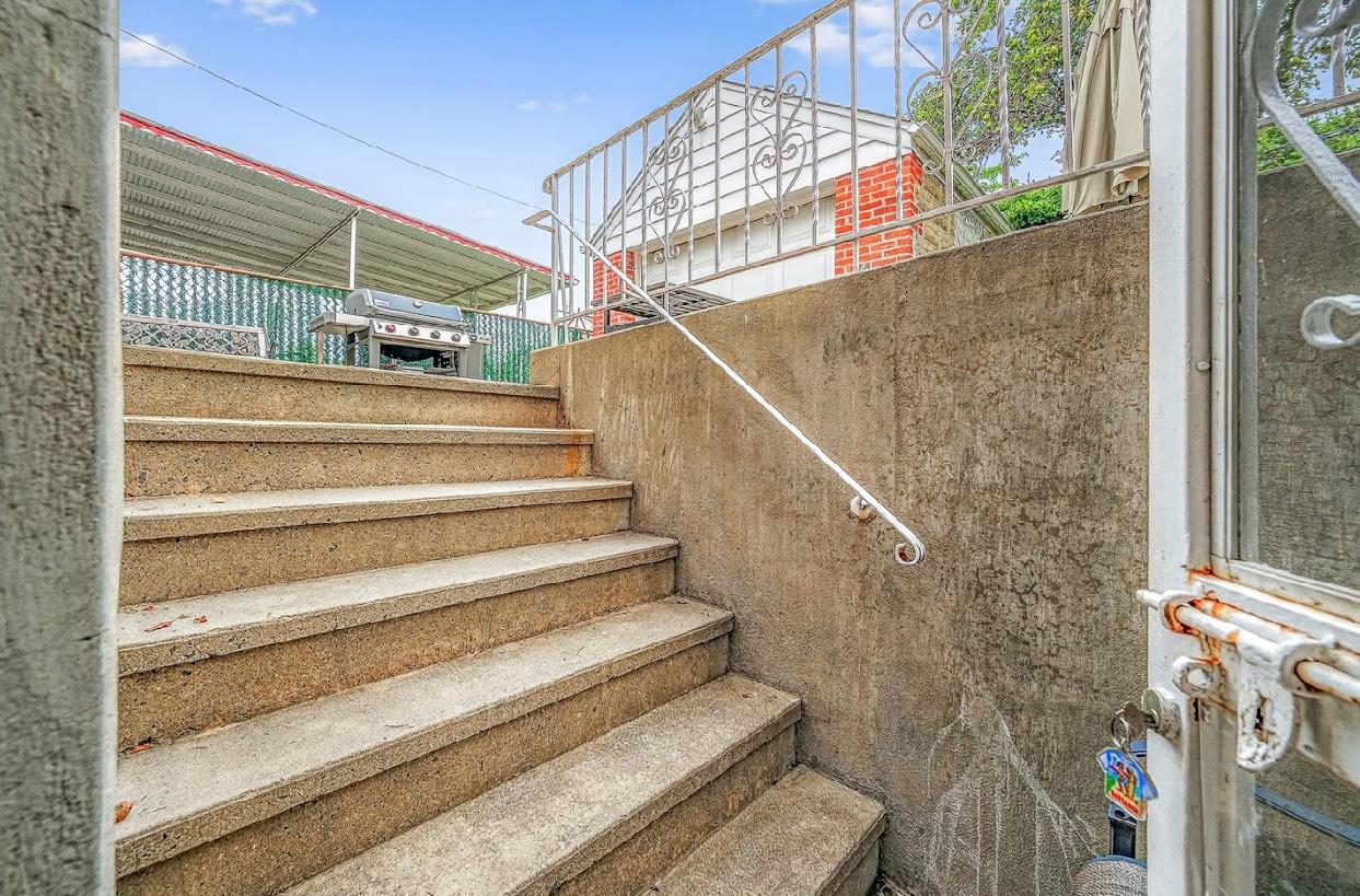 4818 190th Street, Fresh Meadows, NY 11365