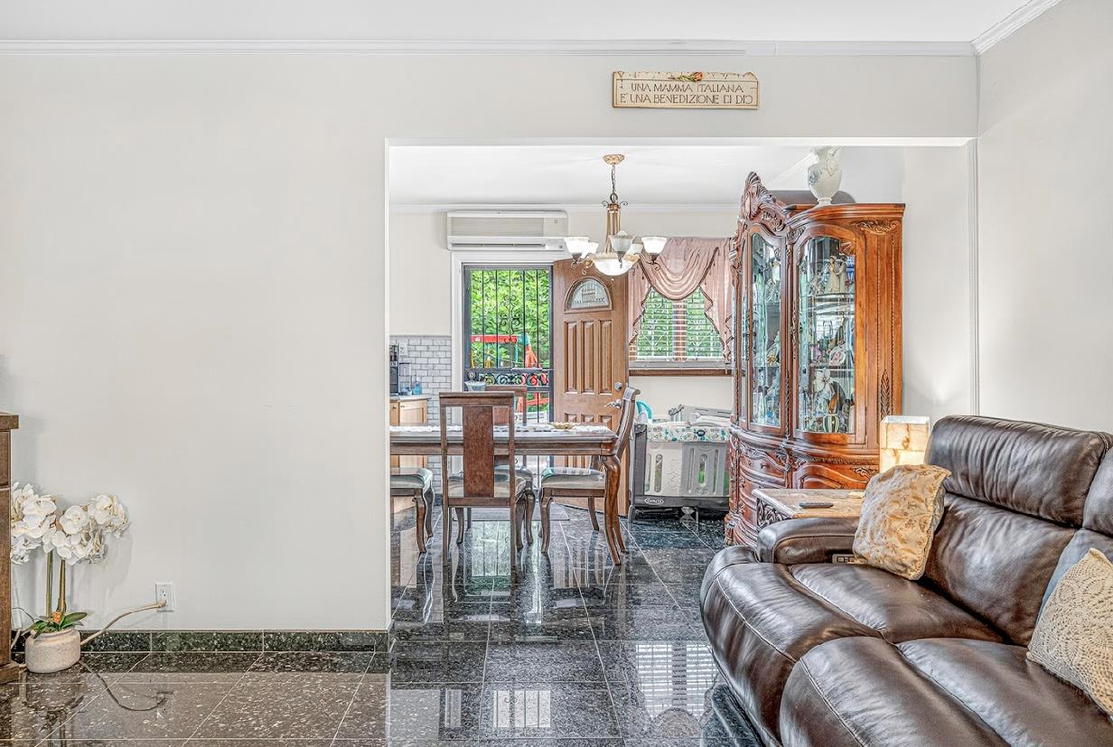 4818 190th Street, Fresh Meadows, NY 11365