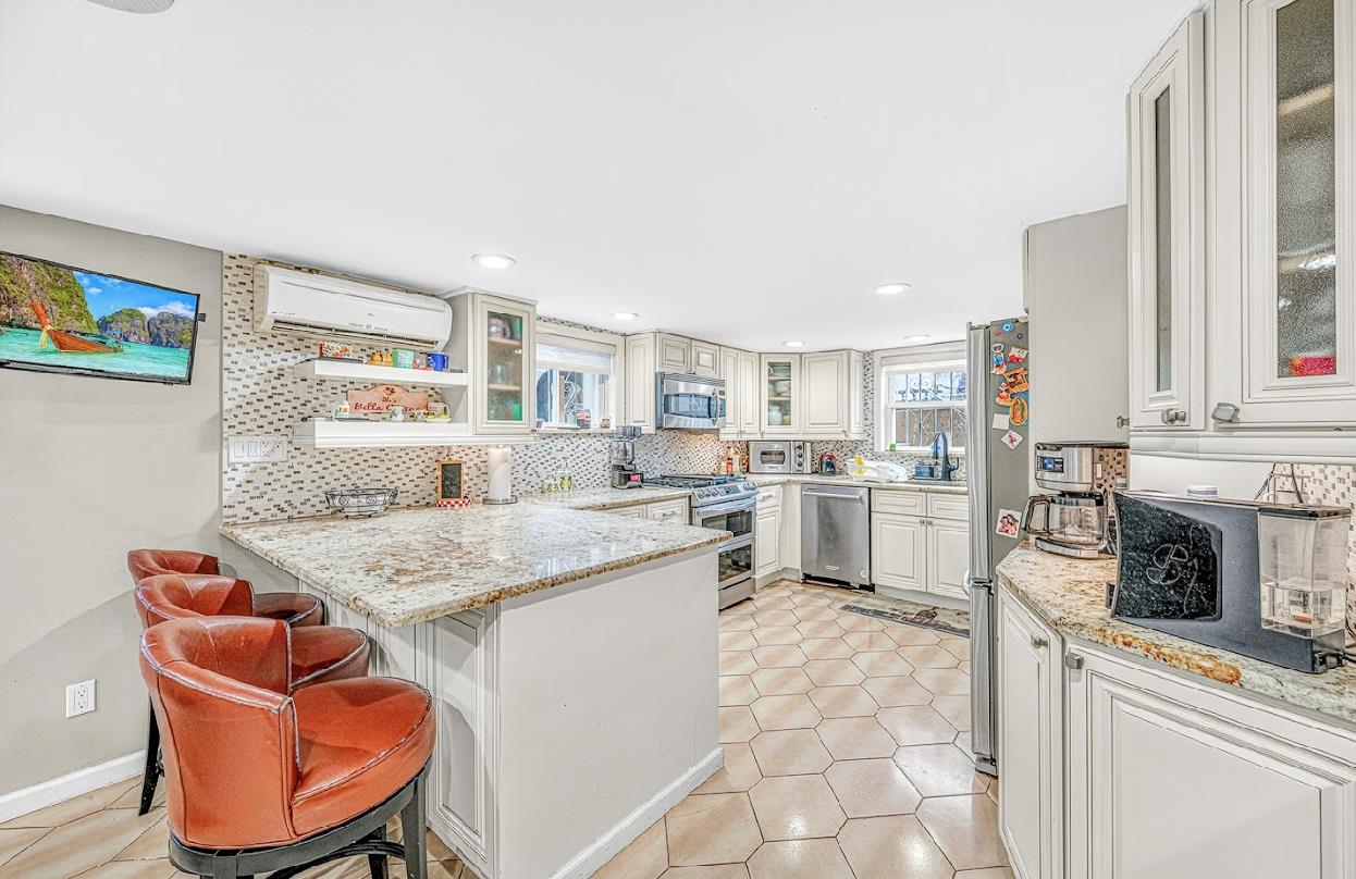 4818 190th Street, Fresh Meadows, NY 11365