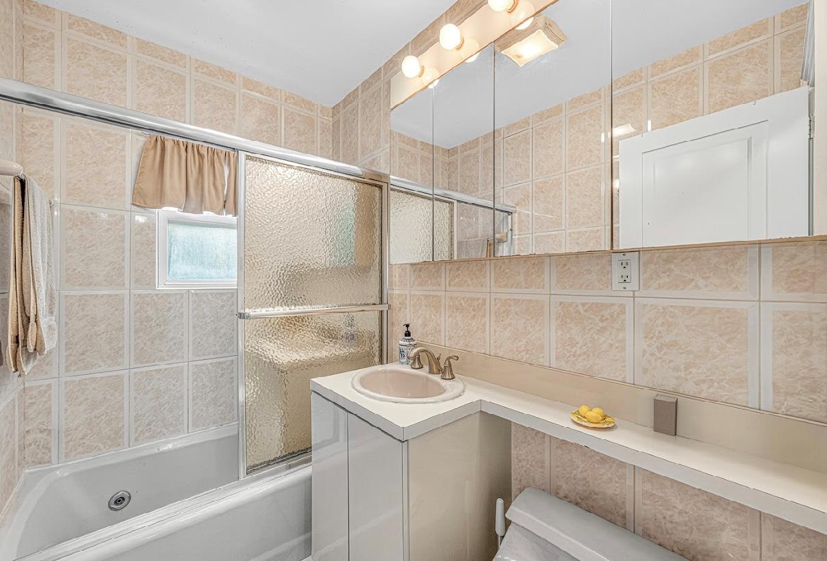 4818 190th Street, Fresh Meadows, NY 11365