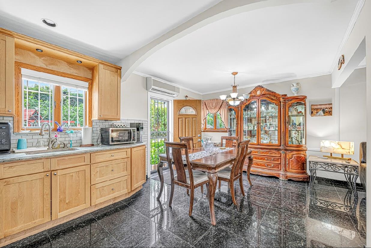 4818 190th Street, Fresh Meadows, NY 11365