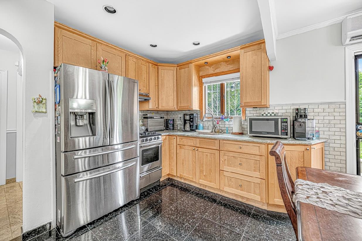 4818 190th Street, Fresh Meadows, NY 11365