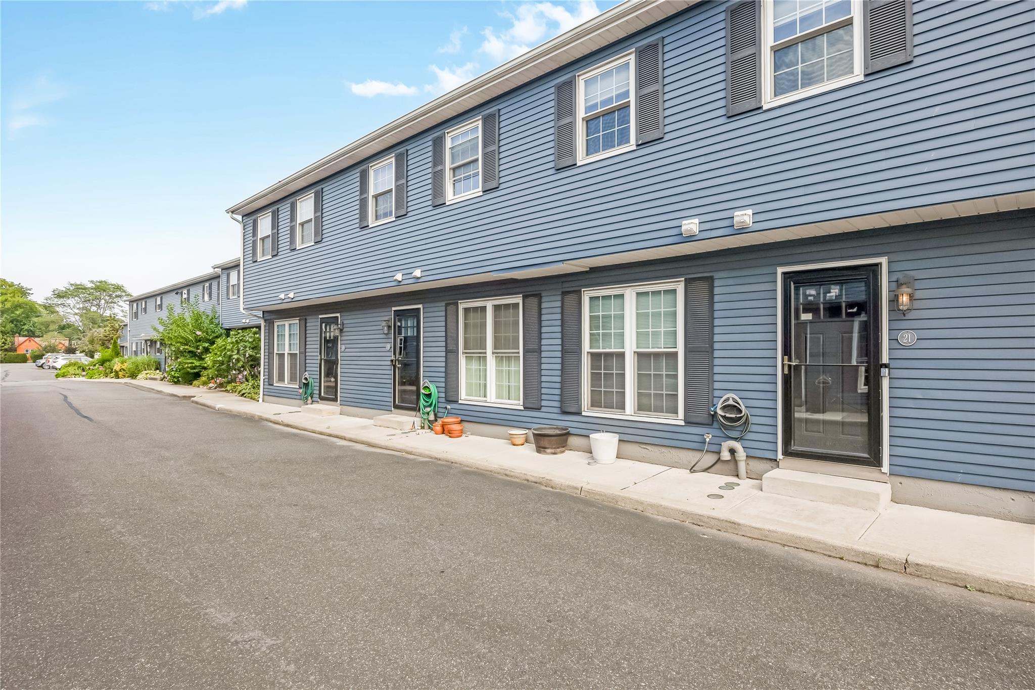 116 Westend Avenue # 21, Freeport, NY 11520