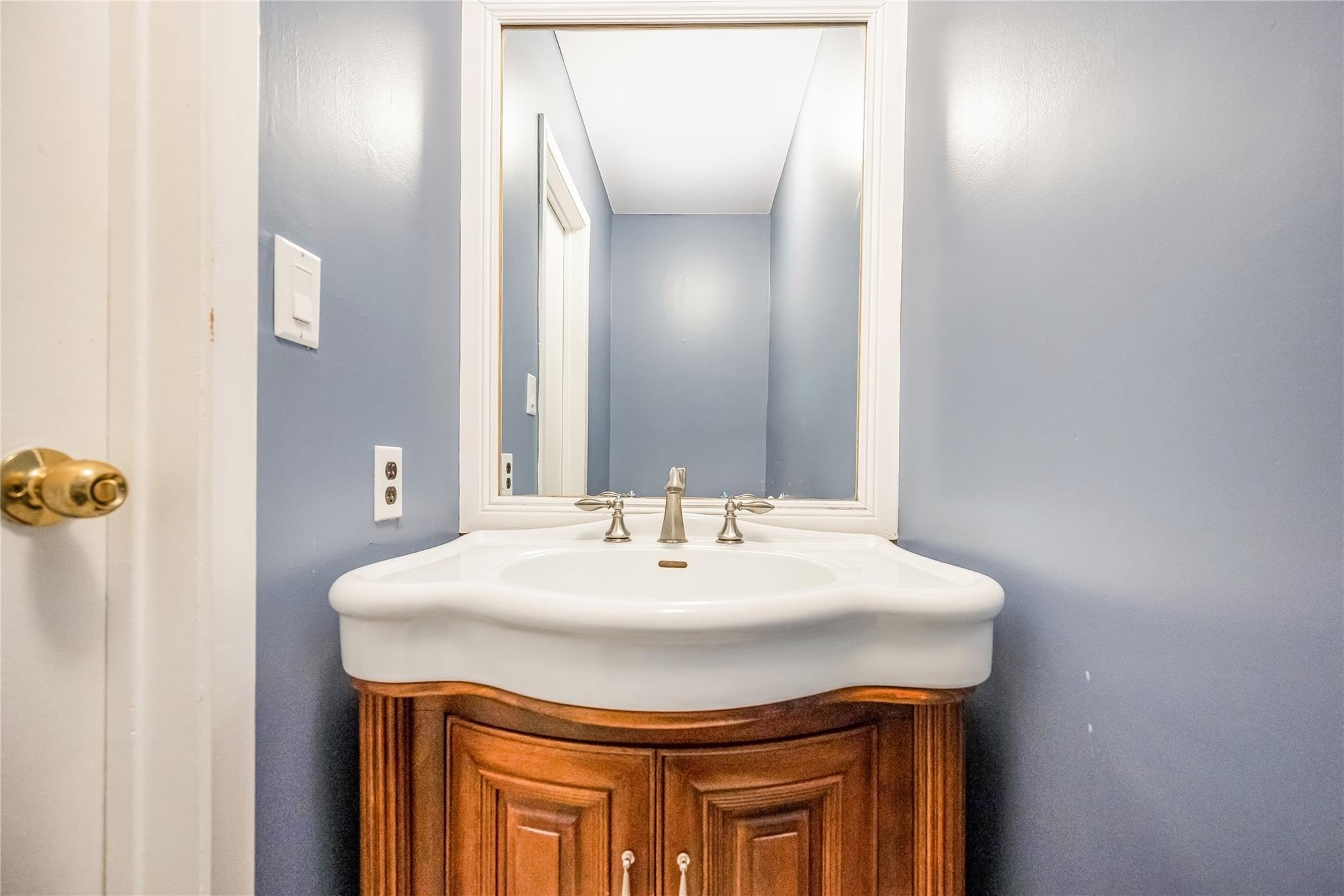 116 Westend Avenue # 21, Freeport, NY 11520