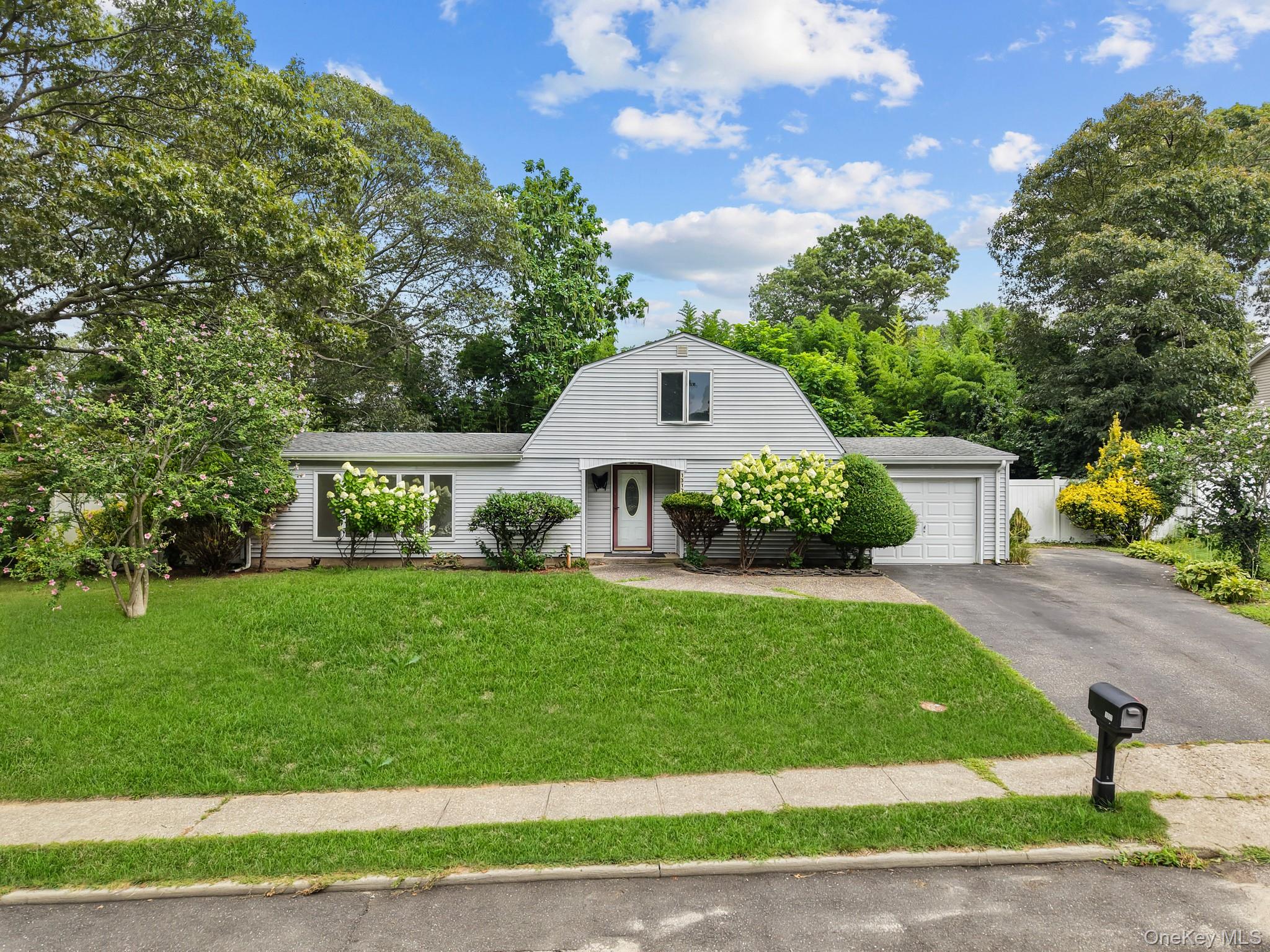 1317 Waverly Avenue, Farmingville, NY 11738