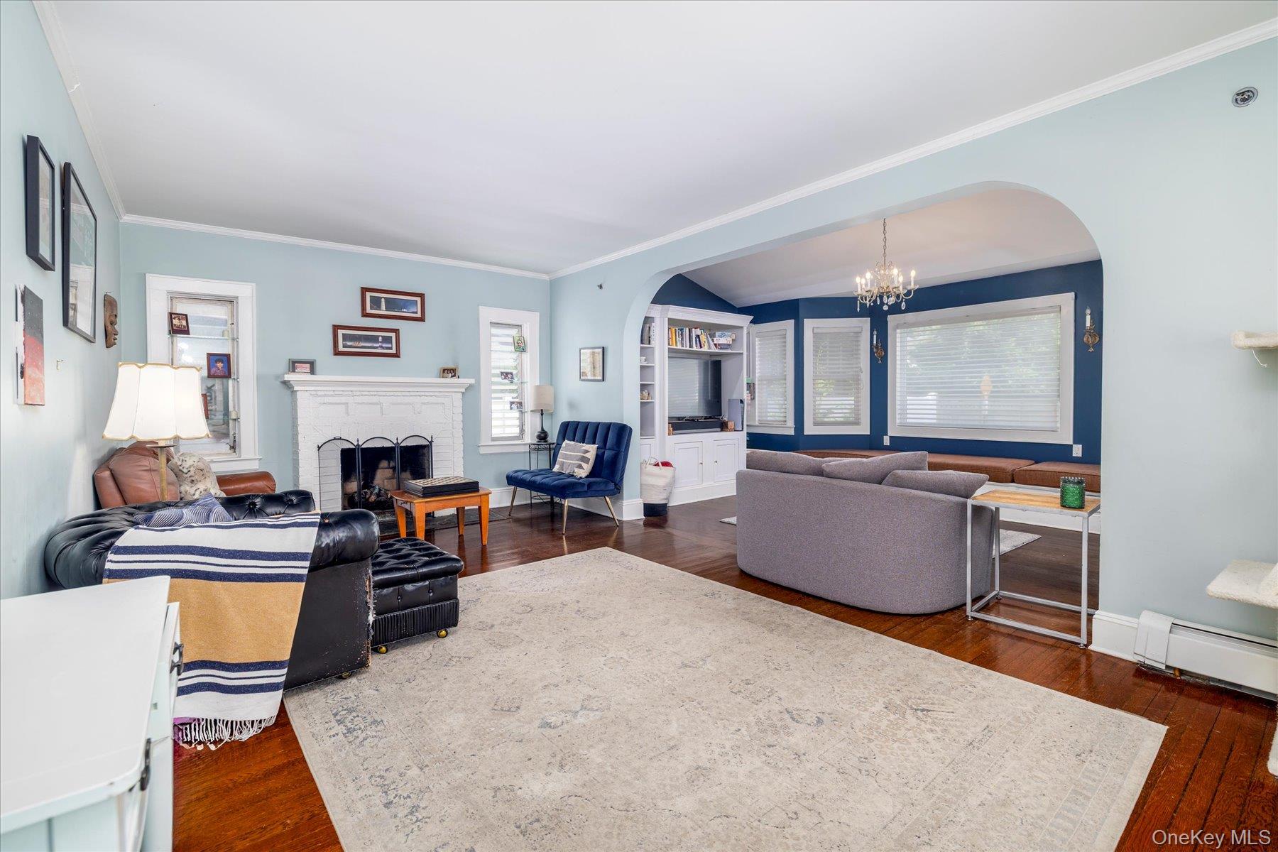 25 Loel Court, Rockville Centre, NY 11570