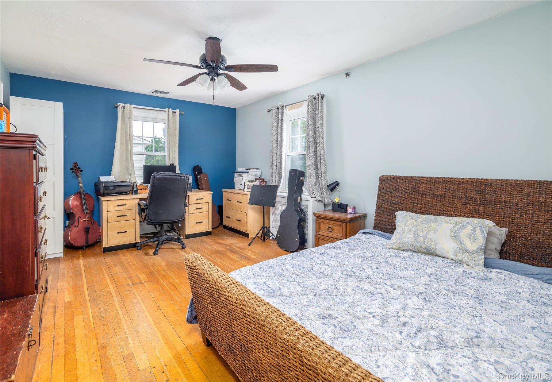 25 Loel Court, Rockville Centre, NY 11570