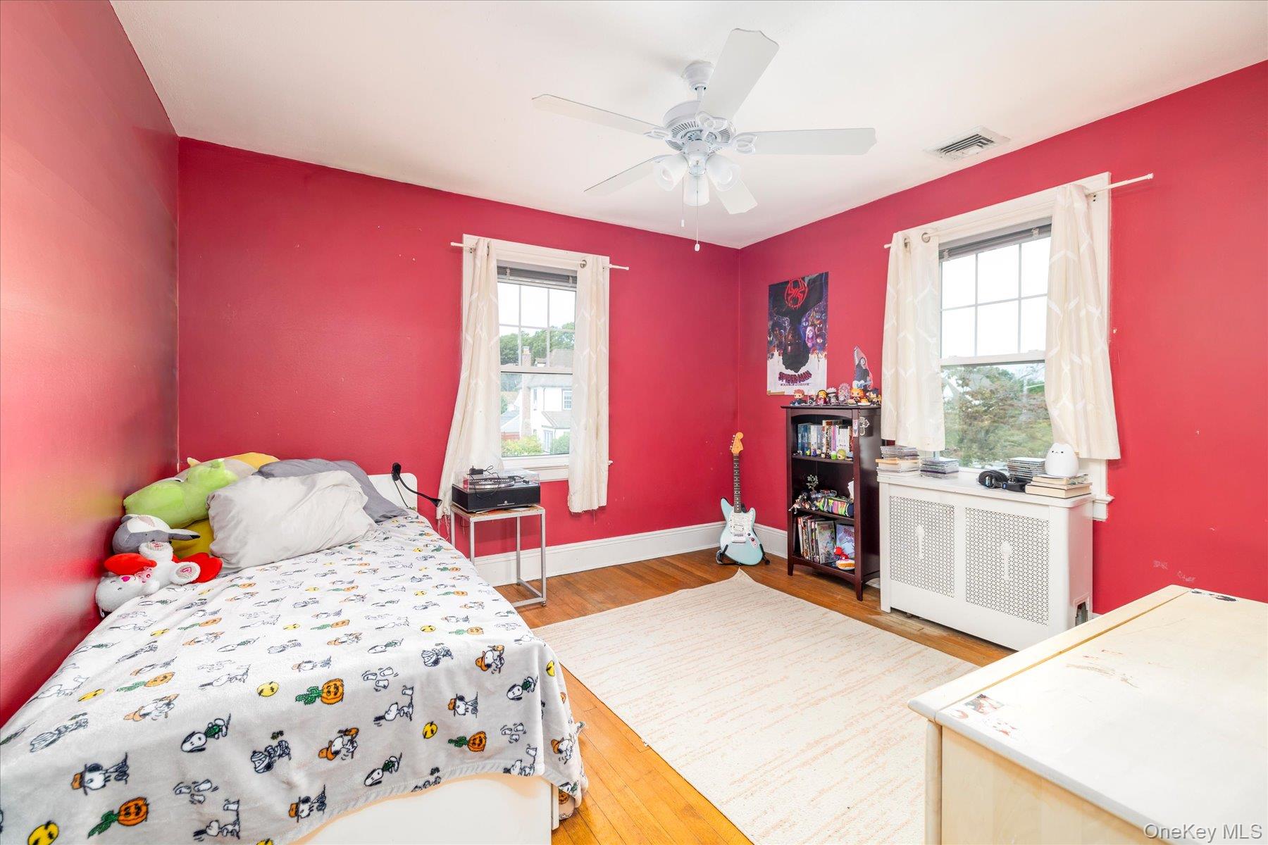 25 Loel Court, Rockville Centre, NY 11570