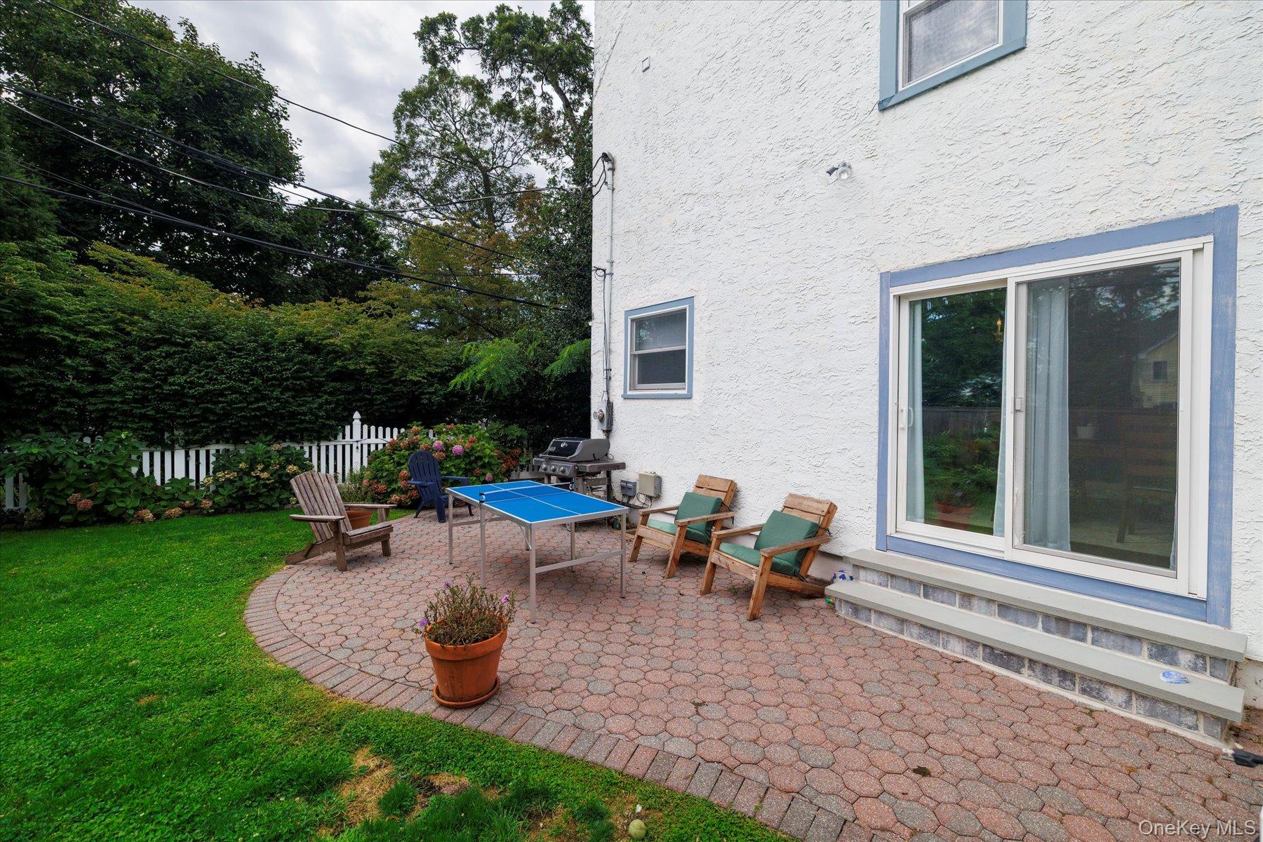 25 Loel Court, Rockville Centre, NY 11570