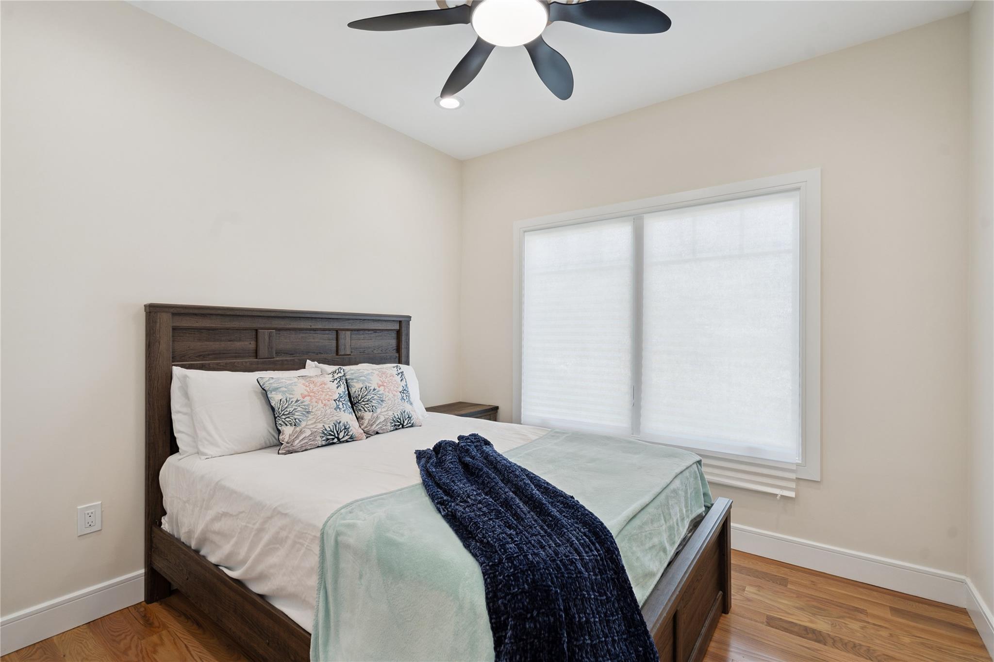 10 Locust Street, Hicksville, NY 11801