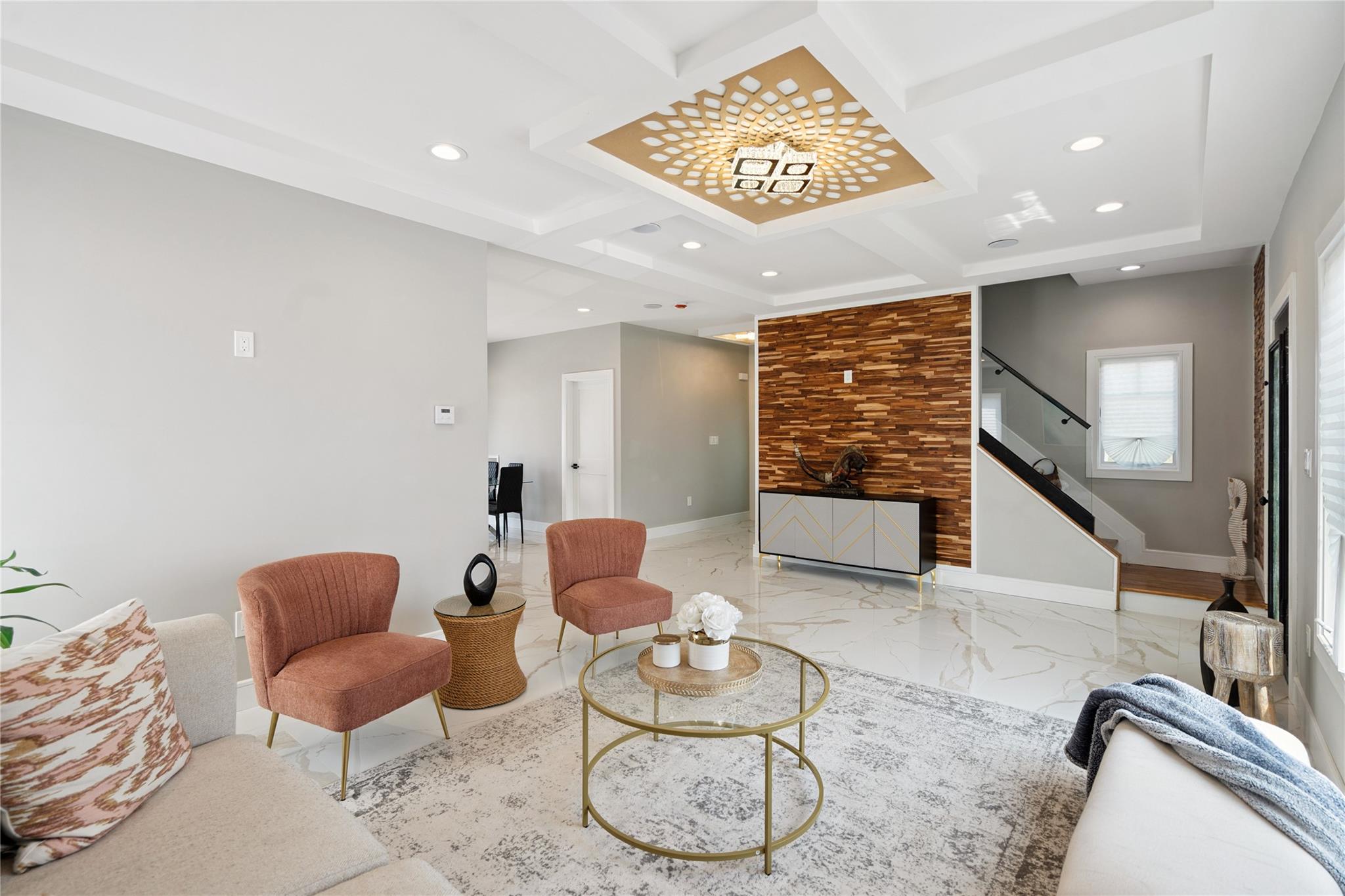 10 Locust Street, Hicksville, NY 11801