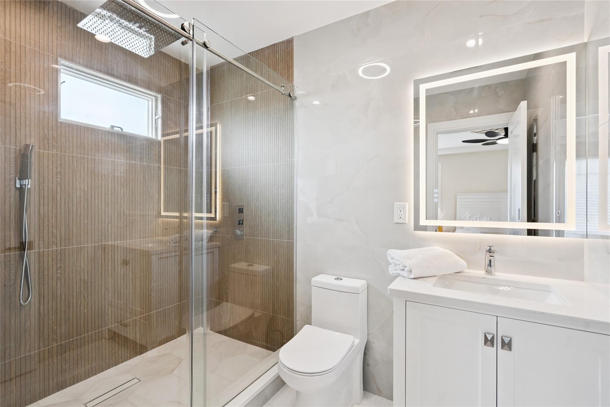 10 Locust Street, Hicksville, NY 11801