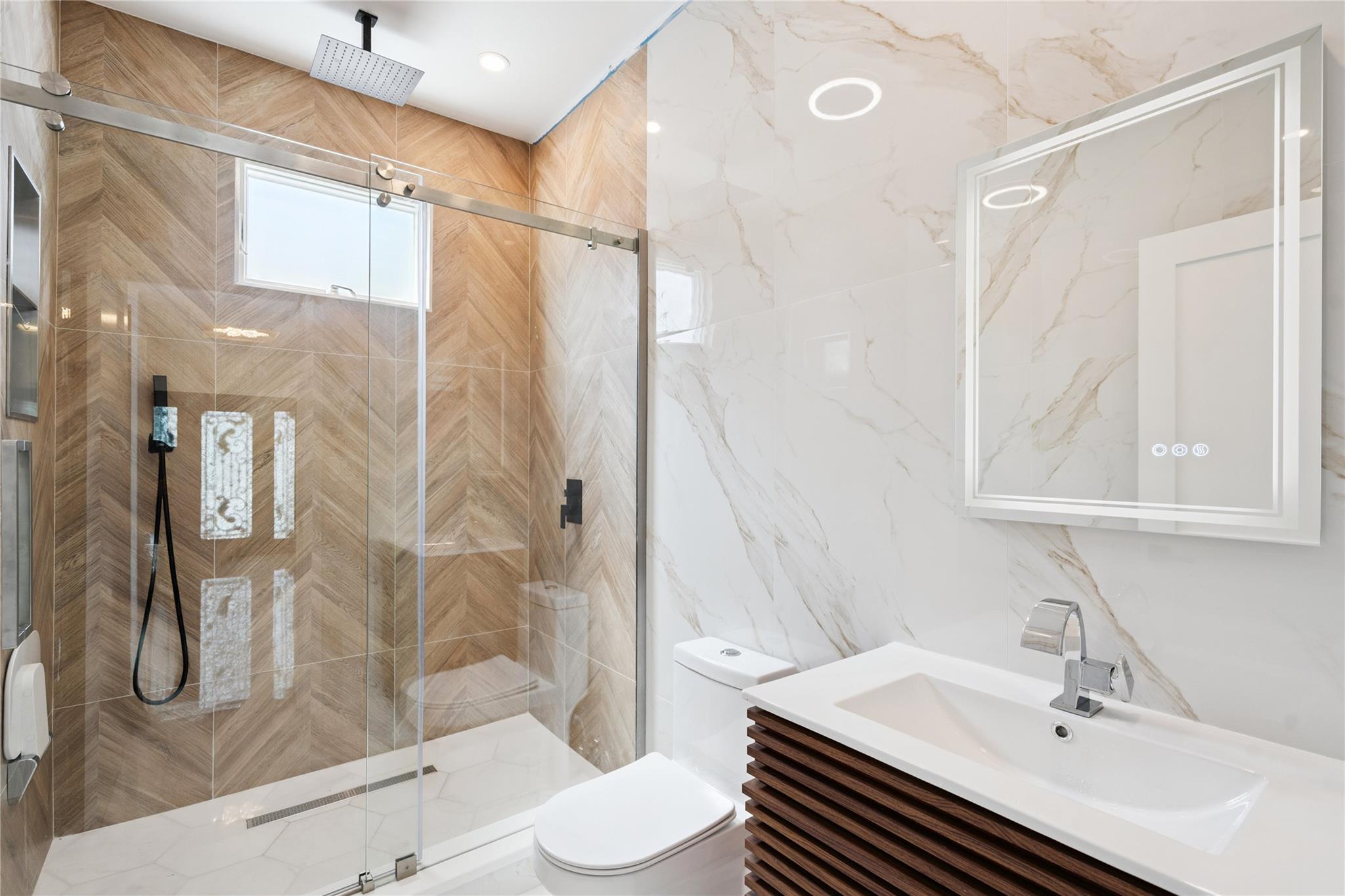 10 Locust Street, Hicksville, NY 11801