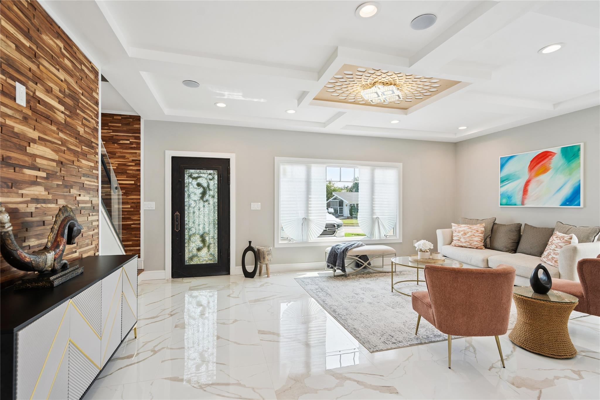 10 Locust Street, Hicksville, NY 11801