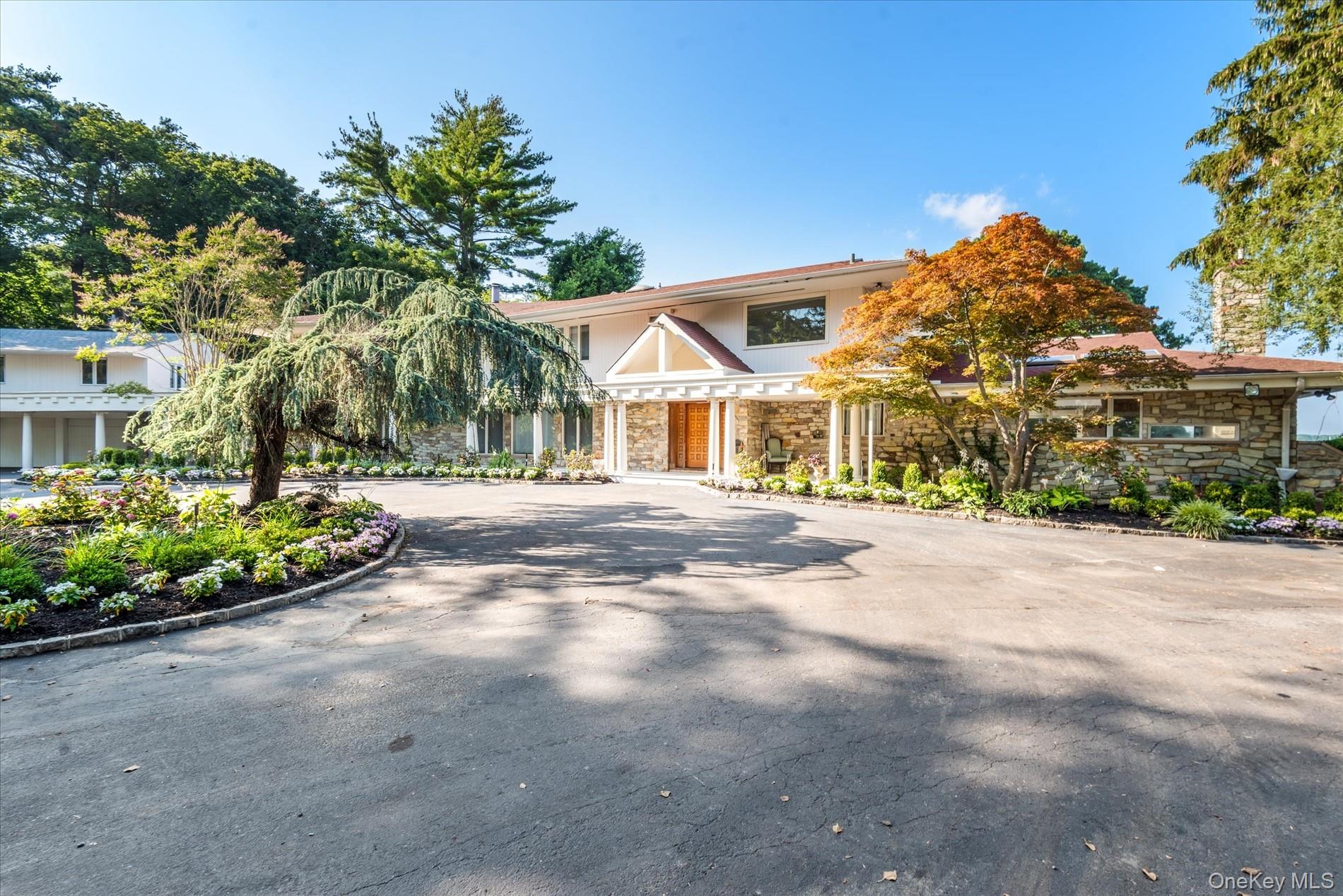 512 E Shore Road, Great Neck, NY 11024