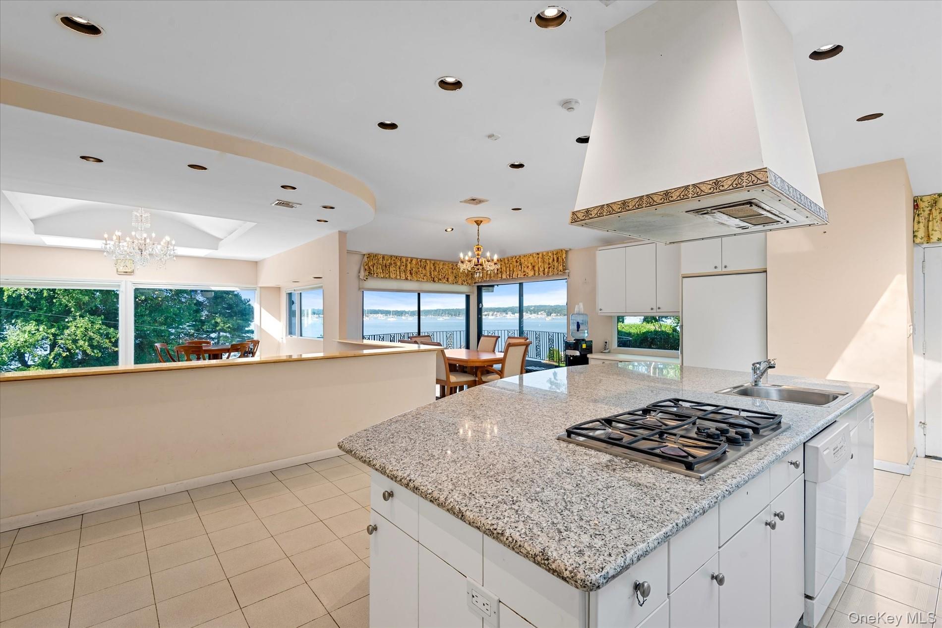 512 E Shore Road, Great Neck, NY 11024