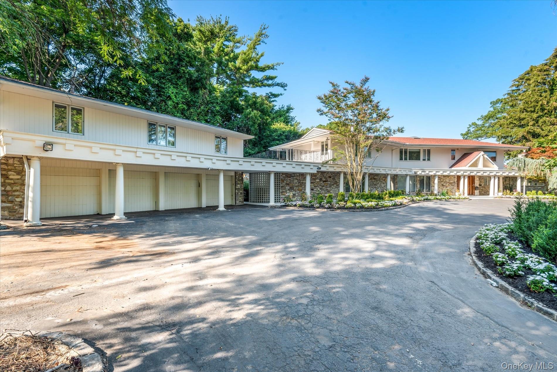 512 E Shore Road, Great Neck, NY 11024