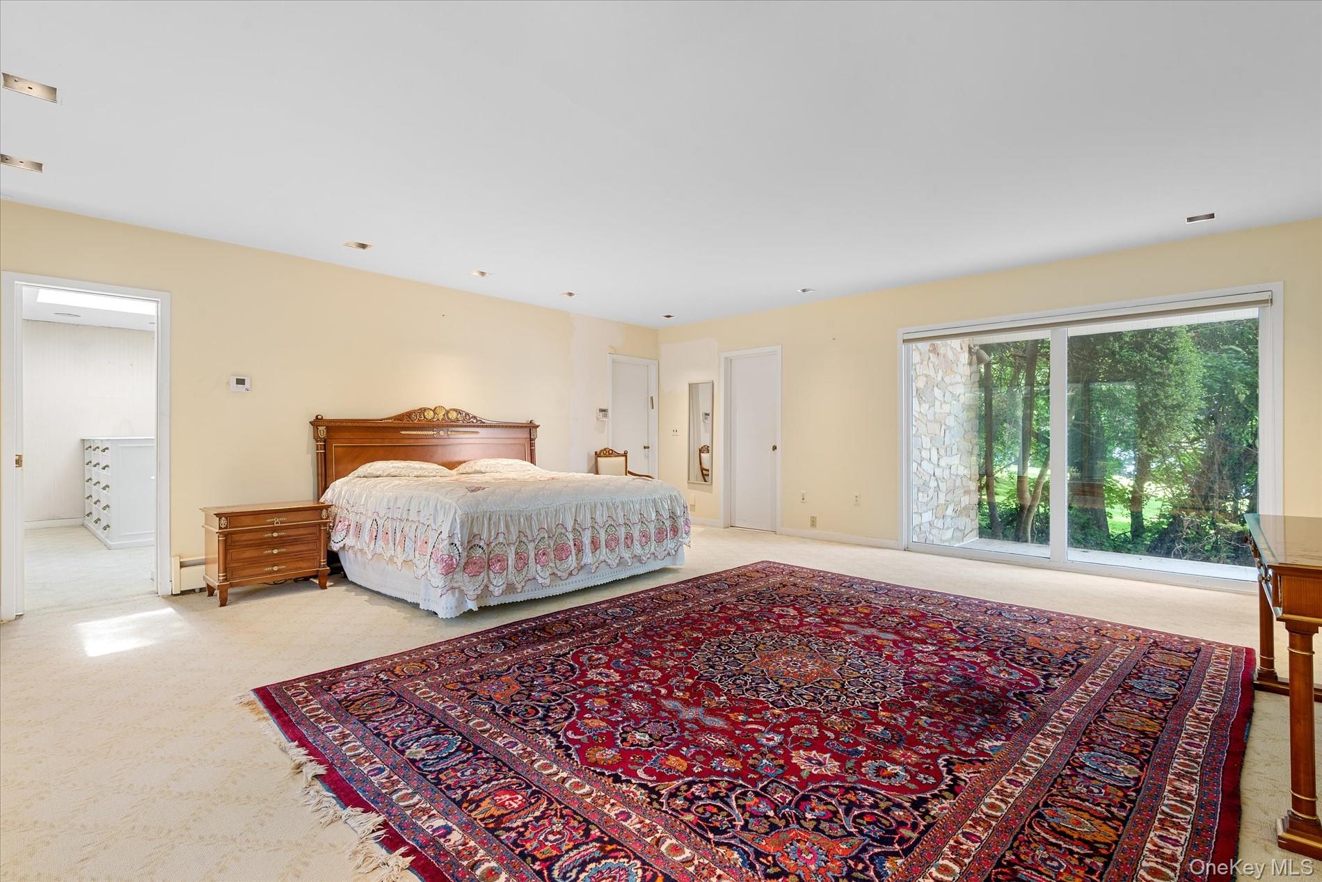 512 E Shore Road, Great Neck, NY 11024