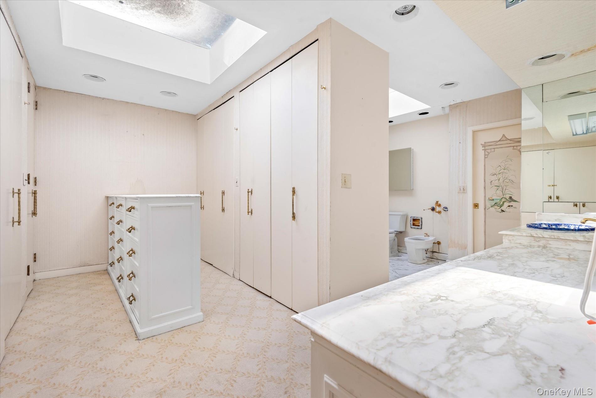 512 E Shore Road, Great Neck, NY 11024