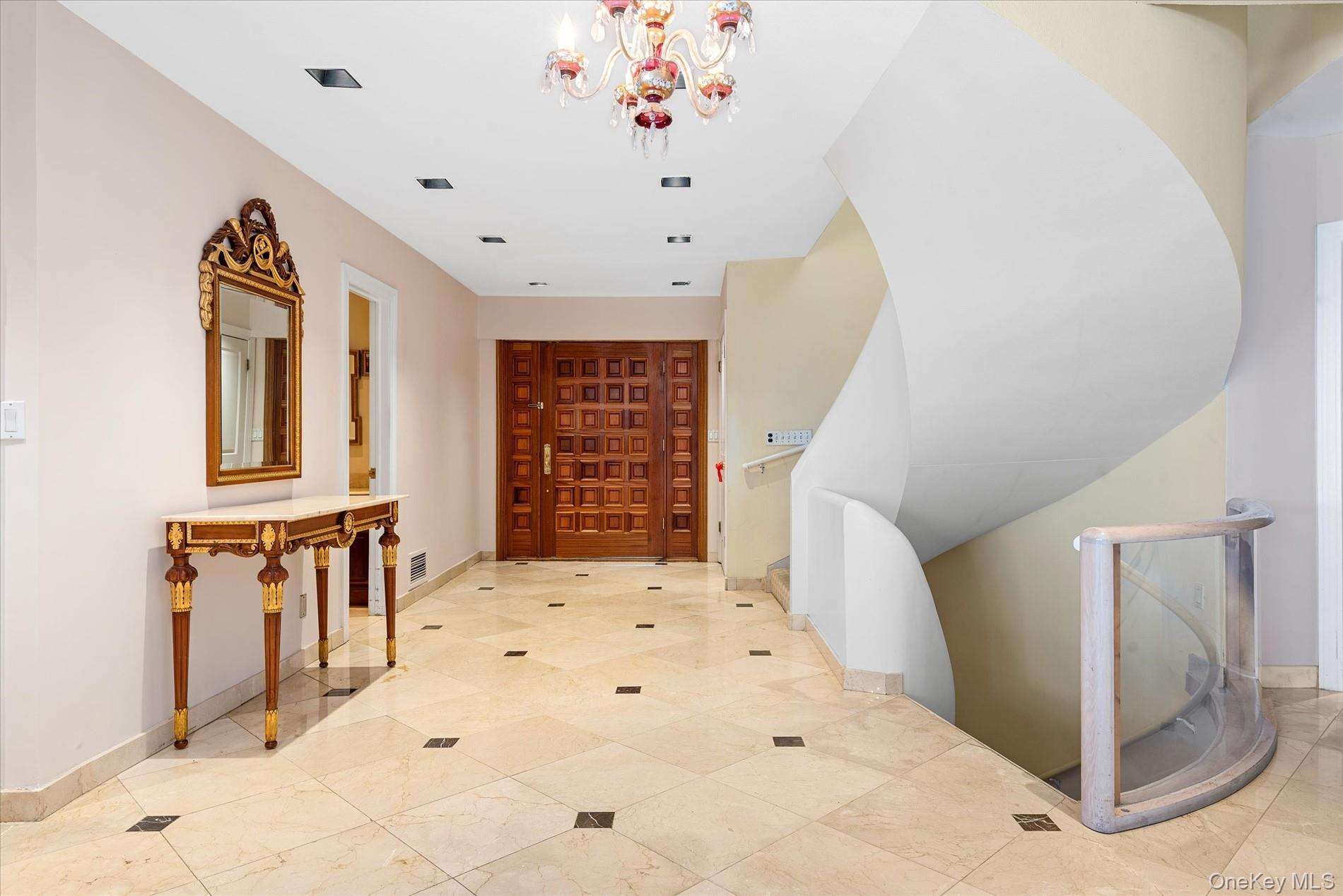 512 E Shore Road, Great Neck, NY 11024