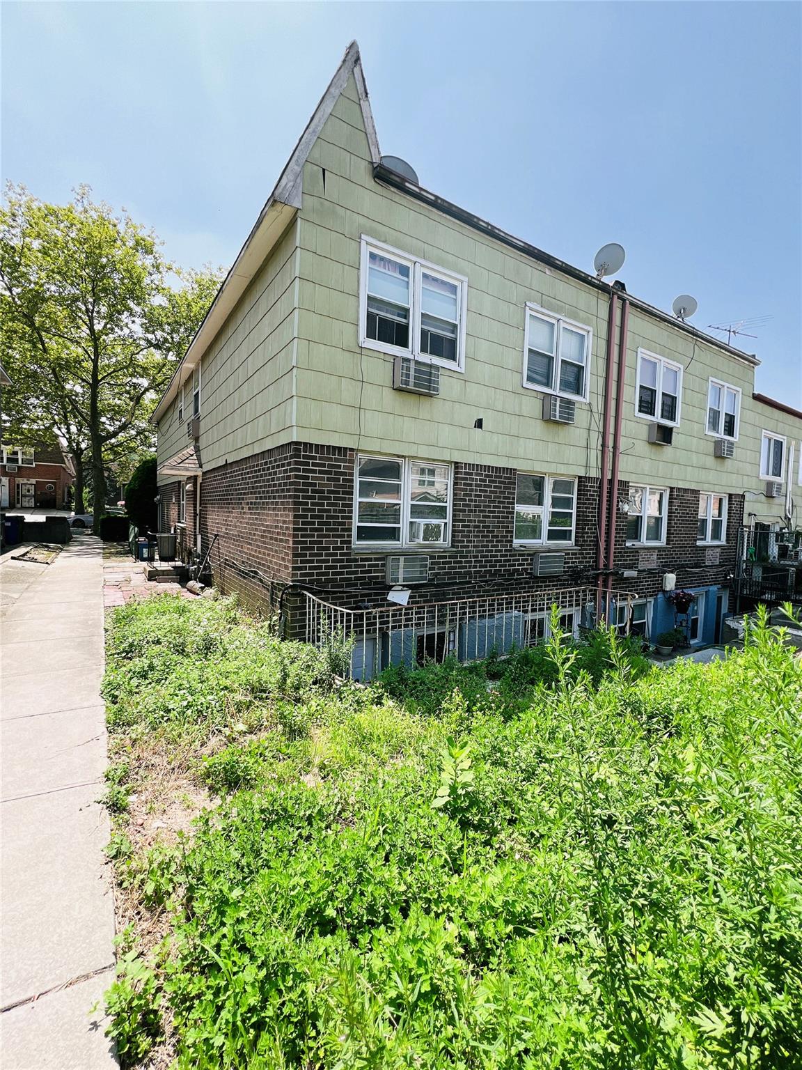 240-29 68th Avenue # 14, Douglaston, NY 11362