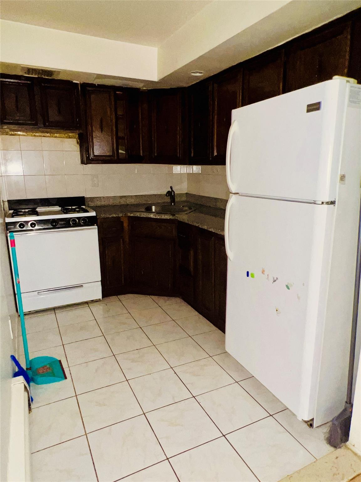 240-29 68th Avenue # 14, Douglaston, NY 11362