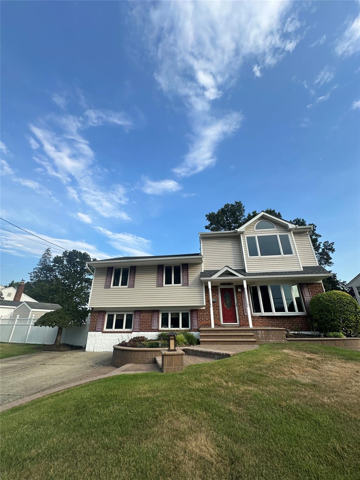 25 Cumberland Road, Jericho, NY 11753