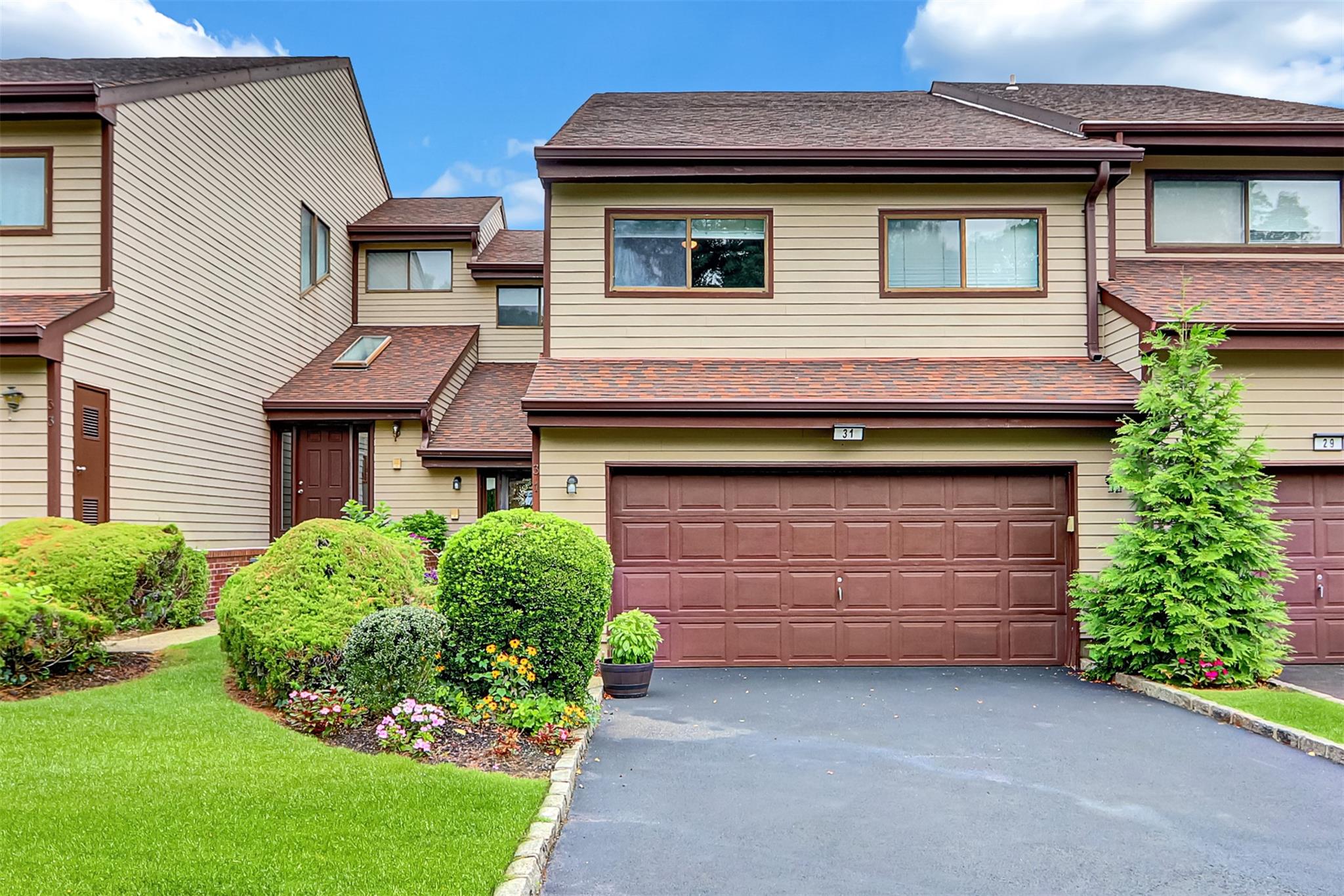 31 The Glen, #31 # 31, Glen Head, NY 11545