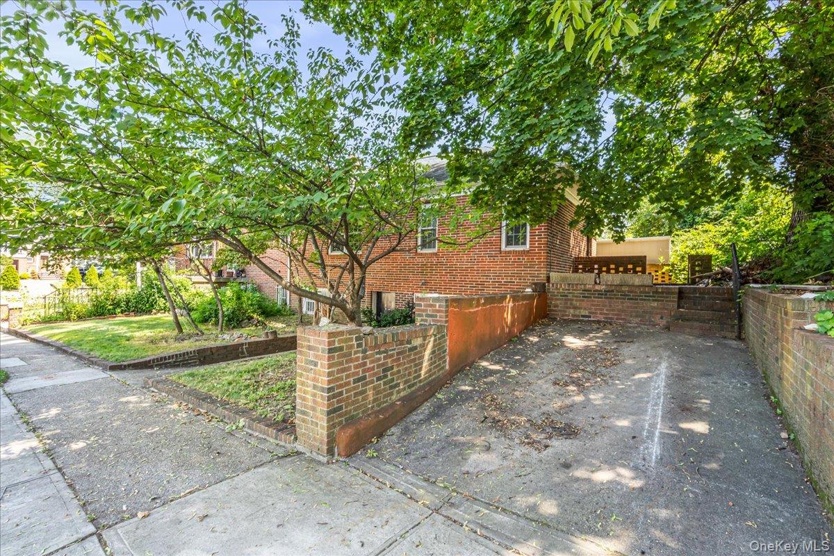 8702 188th Street, Jamaica Estates, NY 11423