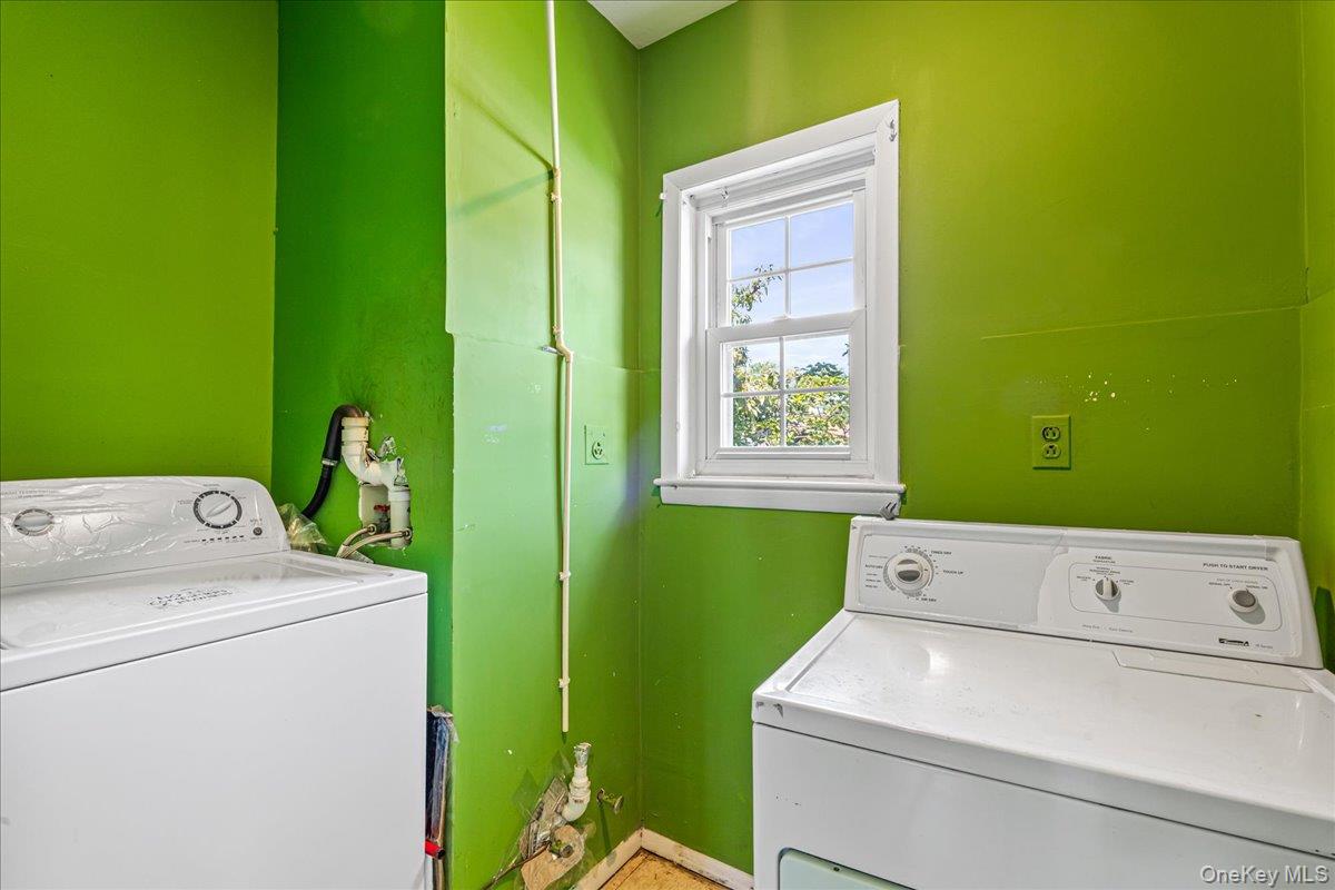 8702 188th Street, Jamaica Estates, NY 11423