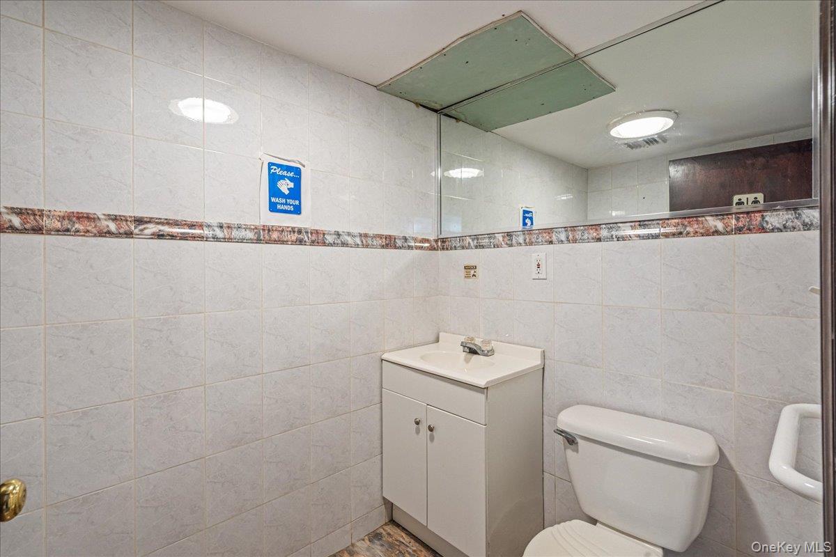 8702 188th Street, Jamaica Estates, NY 11423