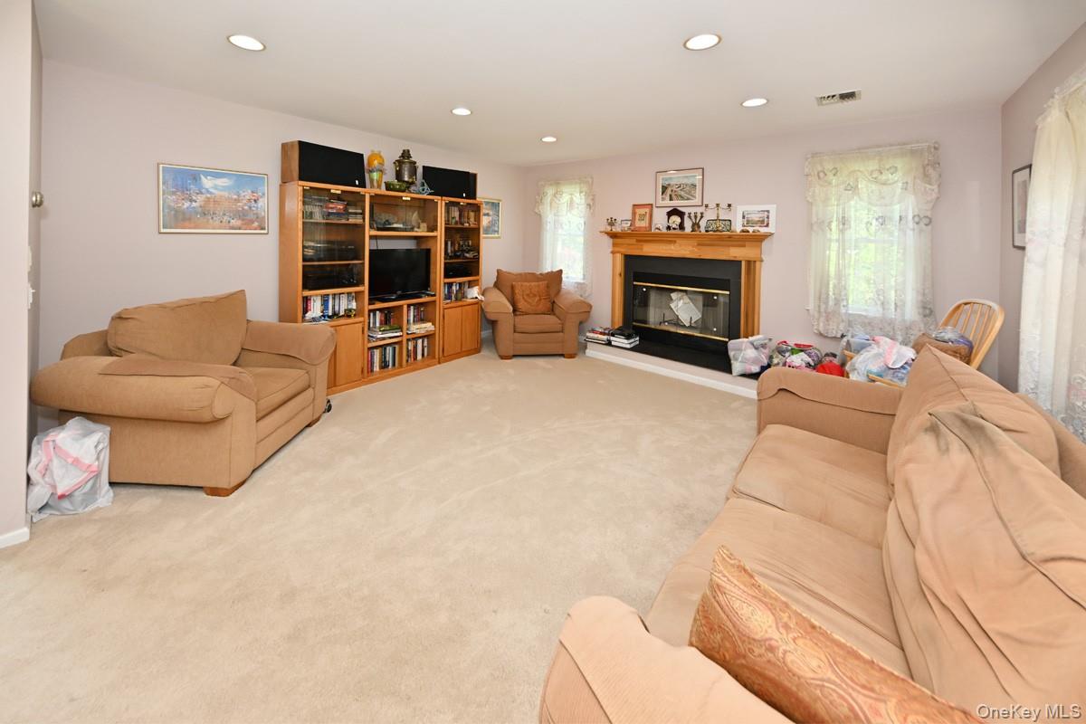 14 Roble Road, Suffern, NY 10901