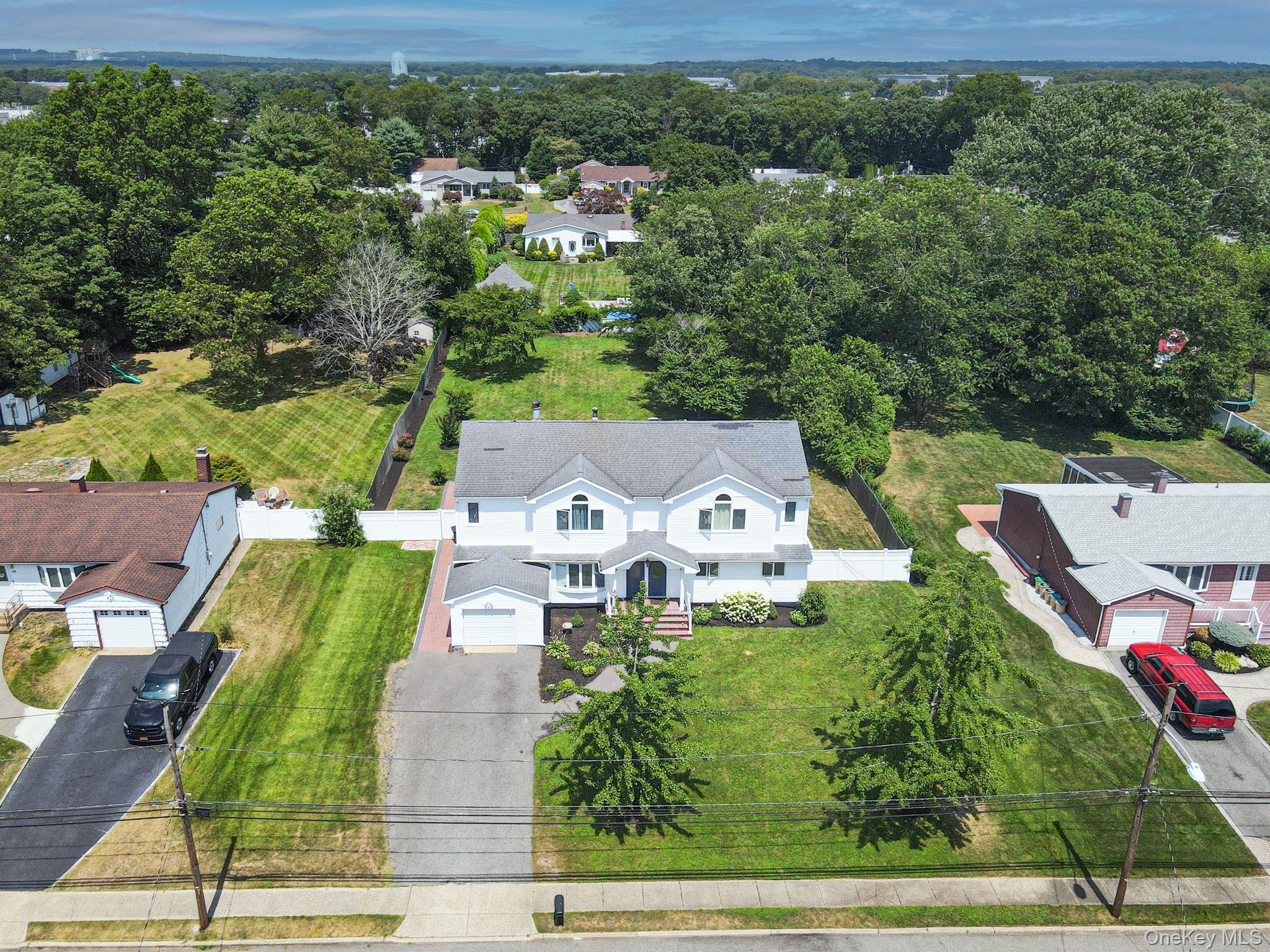 39 Aron Drive, Bohemia, NY 11716