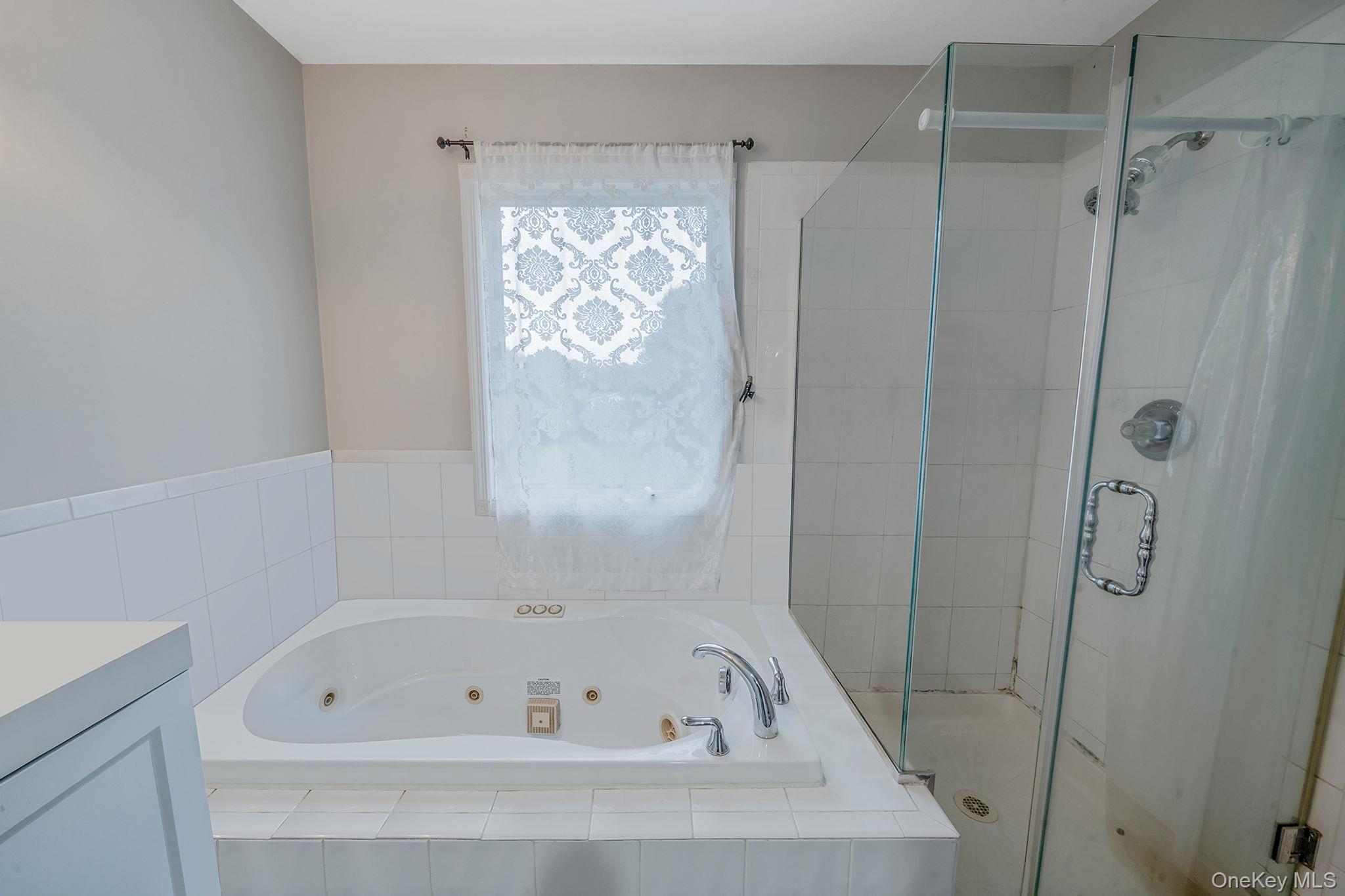 39 Aron Drive, Bohemia, NY 11716