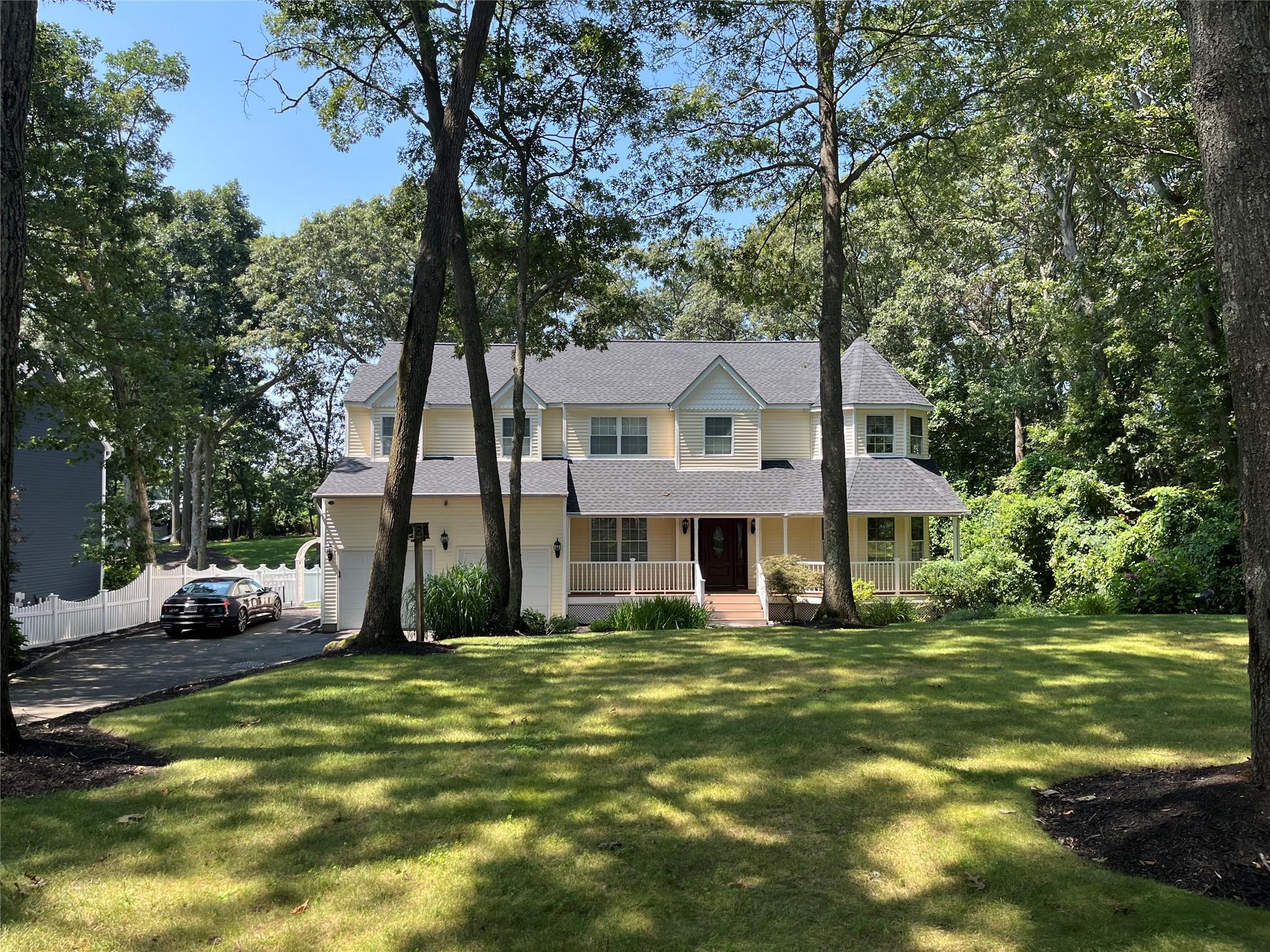 30 Lawrence Road, Kings Park, NY 11754